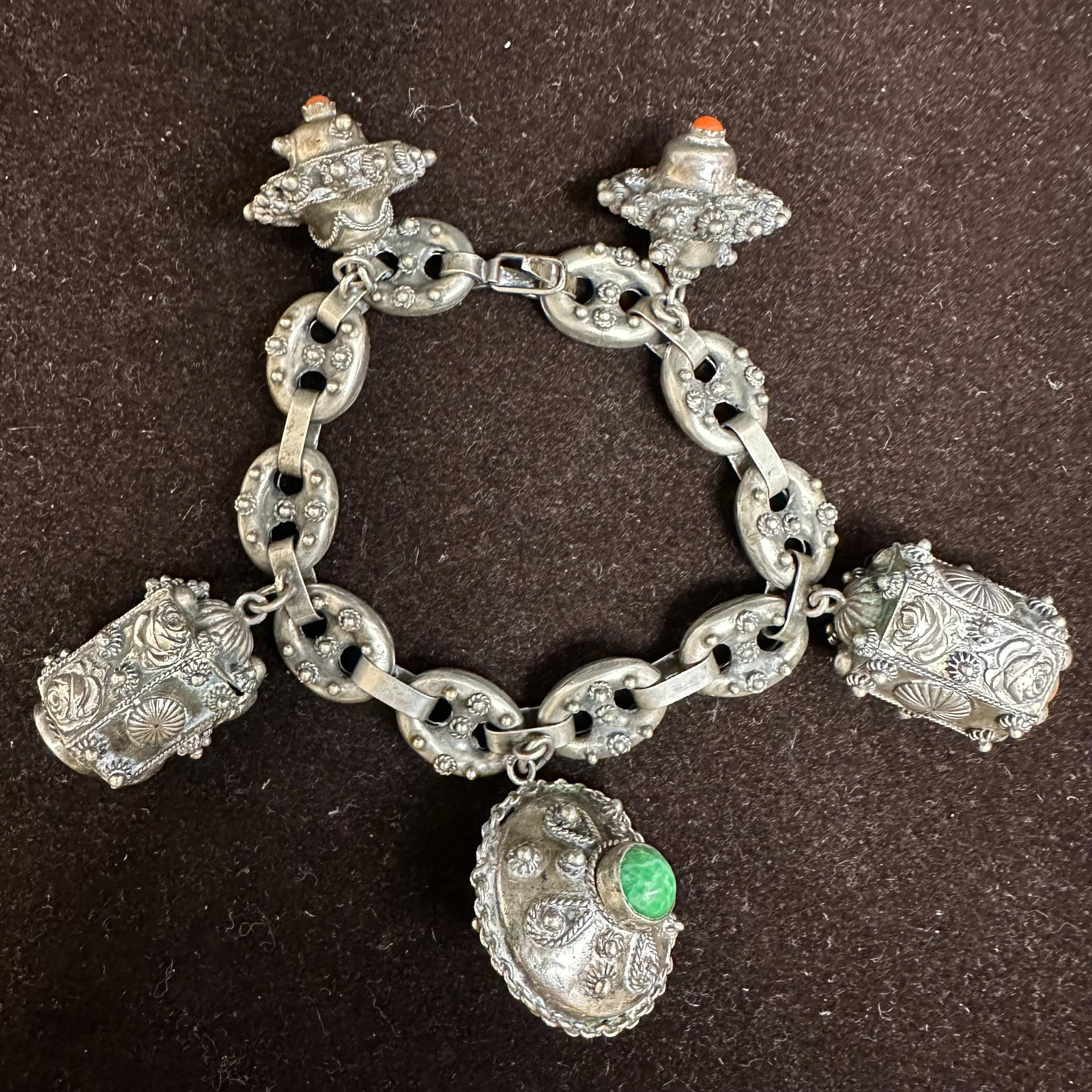 Mariner Chain Puffy Link Faux Glass Stone Accent Charm 800 Silver Bracelet K83: This item is in good pre-owned, previously used/displayed condition with noticeable light wear and surface scratches. Please reference all photos for full details. This piece of jewelry has been