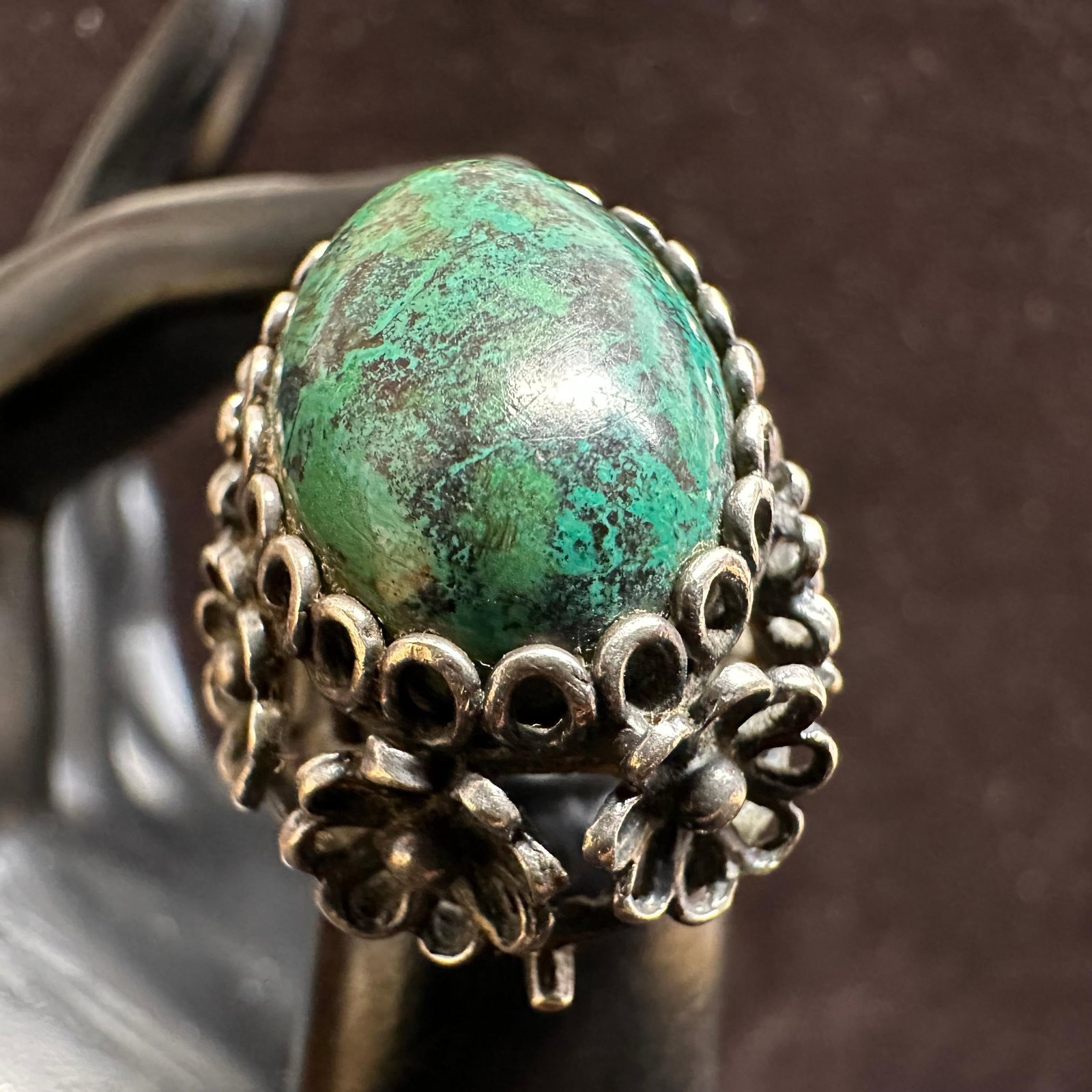 Chrysocolla Oval Gemstone Sterling 925 Silver Floral Design Bezel Ring: This item is in good pre-owned condition, previously used or displayed, with noticeable light wear and surface scratches. Please reference all photos for full details. This piece of jewelry has been t