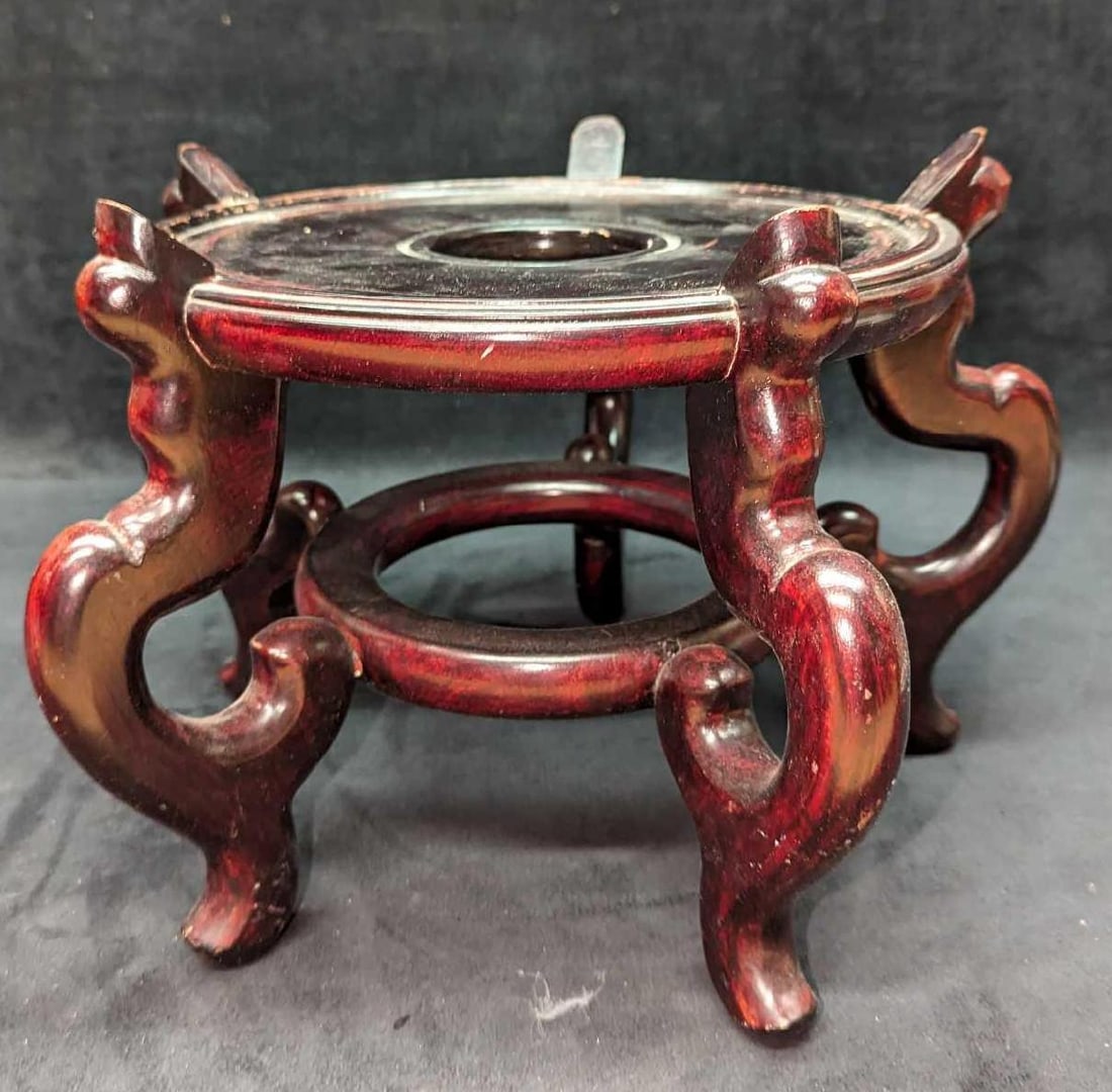 Chinese Wood Base For Vase Or Pot With Lacquered Finish B: Chinese Wood Base For Vase Or Pot With Lacquered Finish B. This is approx 15" x 15" x 1/2" x 10" and it weighs 4.30 lbs. Can hold a vase or pot that is approx 10". It has some chips and scratches from