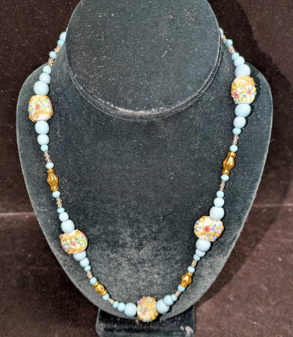 Vintage Italian Art Blue And Gold Glass Bead Necklace RRRR: Vintage Italian Art Blue And Gold Glass Bead Necklace RRRR . Glass beads with hand painted designs along with other beads of different sizes. Is approx 19" and it weighs 0.13b.