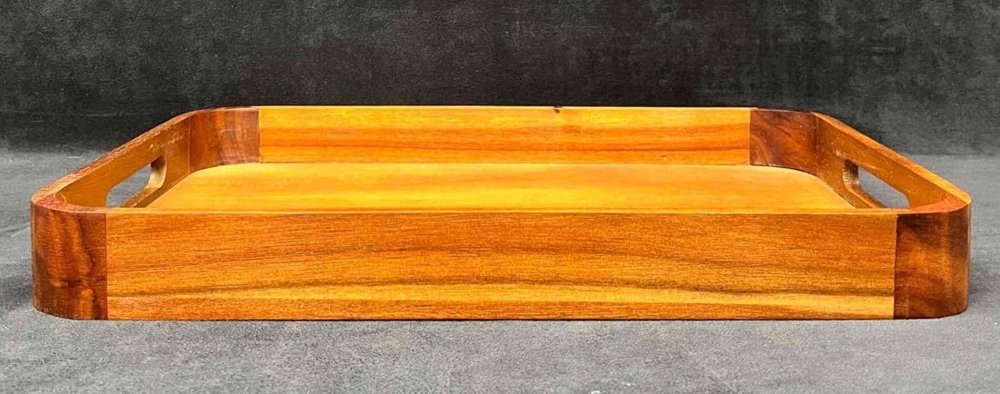 Williams-Sonoma Wood Serving Tray: This lot contains a Williams-Sonoma Wood Serving Tray. It is approx 12" x 18" x 2" and it weighs about 1.6lbs. Overall the Wood Serving Tray is in good used condition with no minor wear from