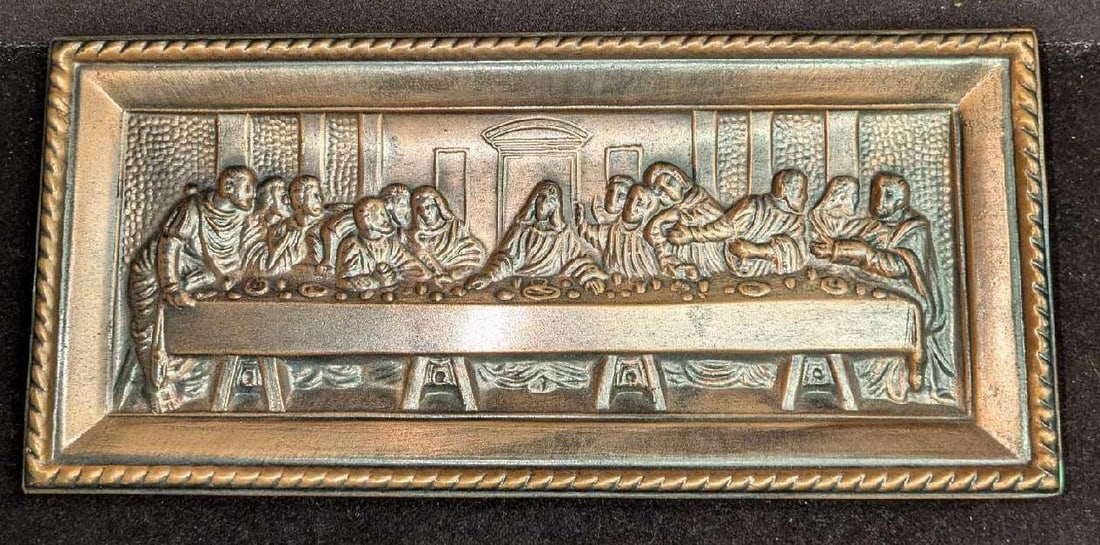 Vintage Last Supper Copper Hue Metal Embossed Hanging Relief: Vintage Last Supper Copper Hue Metal Embossed Hanging Relief. The maker and date of its making is unknown. This is approx 10" x 3/4" x 4 5/8" and it weighs 1.37lb. There is some light tarnish on the r