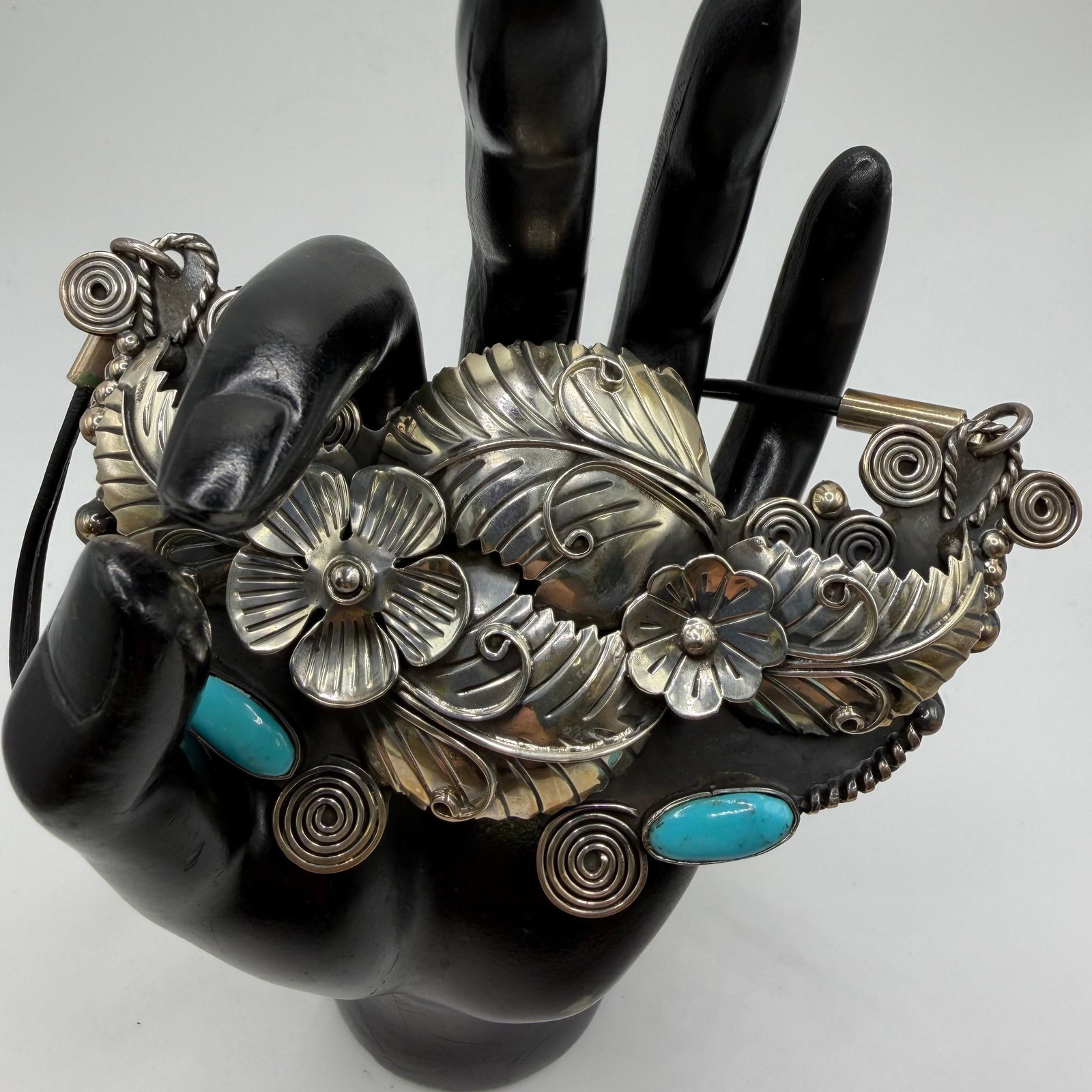 CII Mexico Handcrafted Mexican Sterling Silver Statement Pendant Necklace Flowers Turquoise: This item is in pre-owned, previously used/displayed condition with noticeable light wear and surface scratches. Please reference all photos for full details. This piece of jewelry has been carefully 