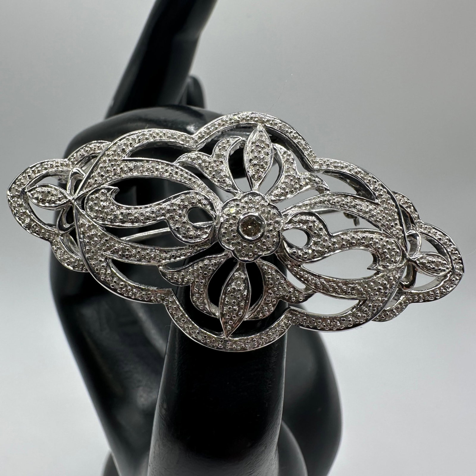 925 Sterling Silver Accent Diamonds Brooch Pin Art Deco Style: This item is in good pre-owned, previously used/displayed condition with noticeable light wear and surface scratches. Please reference all photos for full details. This piece of jewelry has been teste
