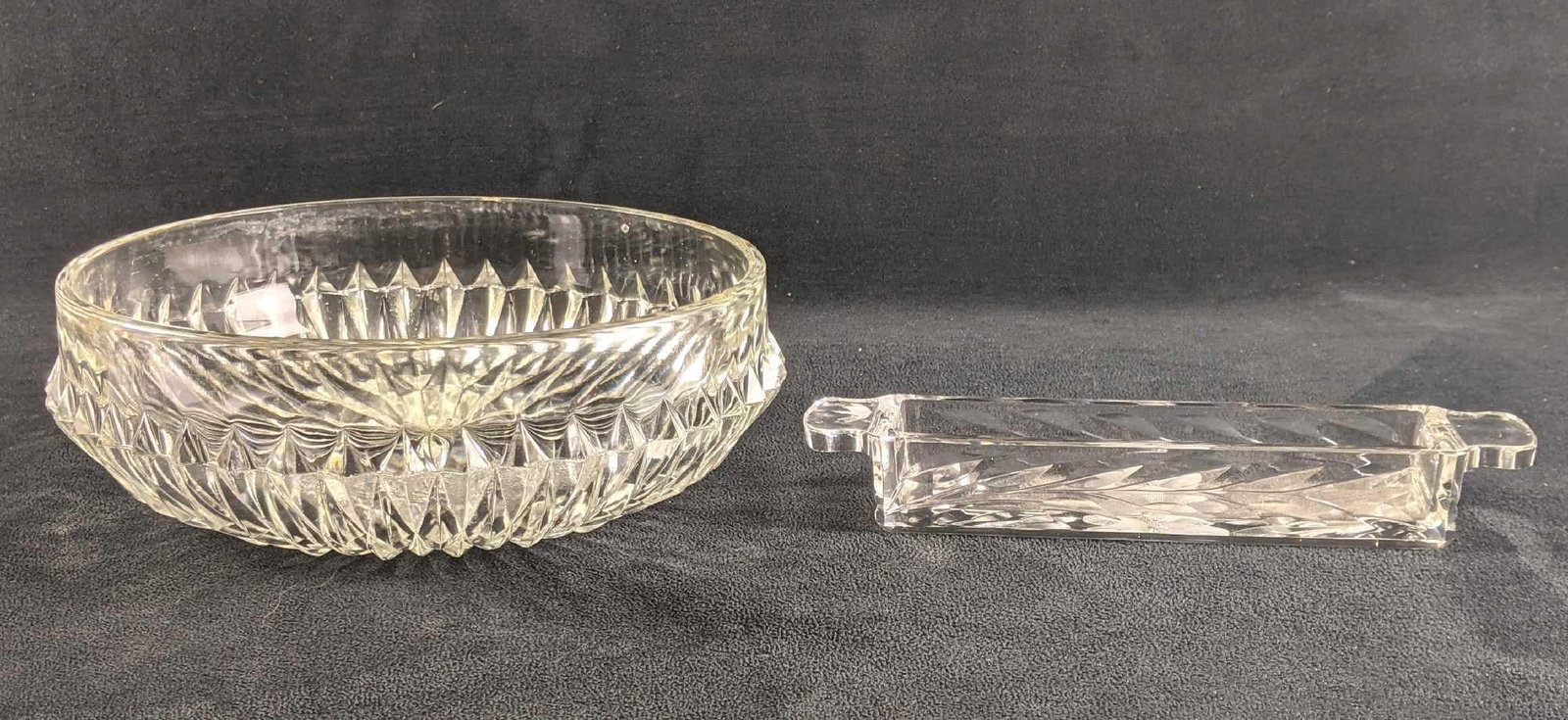 Glass Bowl and Butter Holder: Glass Bowl and Butter Holder This is a glass bundle with a small butter holder with no top and a bowl that is in good condition with a few imperfections but no chips or cracks. Weight together: