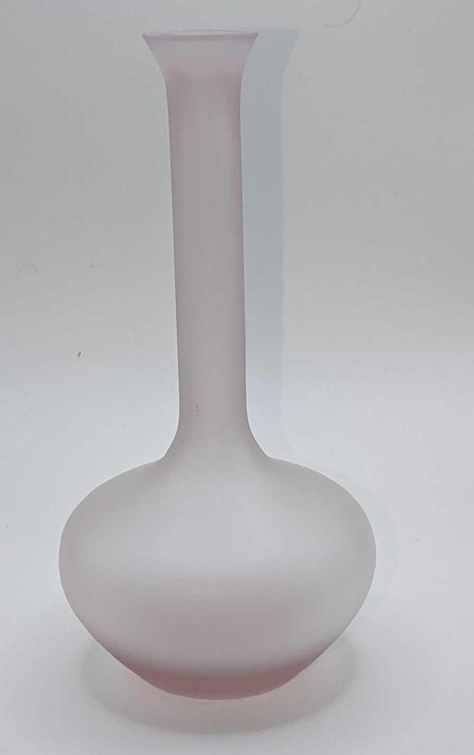 Vintage 7" Frosted Glass Vase: Vintage 7" Frosted Glass Vase. The maker and date of creation are unknown. The vase has no chips or cracks. Please see the images as they are part of the description.