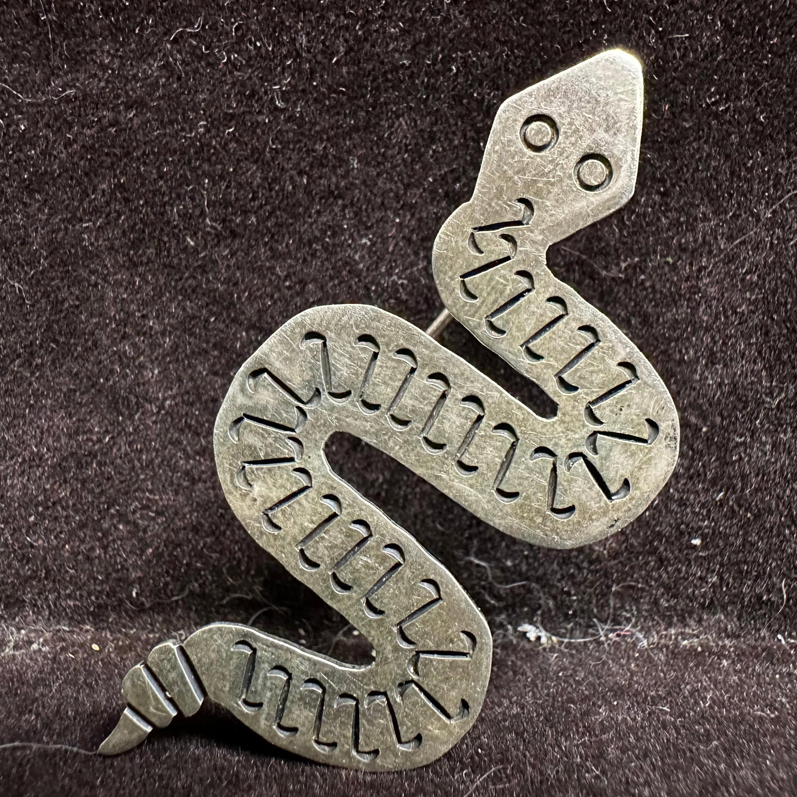 Snake Stick Pin Brooch Silver Jewelry: This item is in good pre-owned, previously used/displayed condition with noticeable light wear and surface scratches. Please reference all photos for full details. This piece of jewelry has been teste