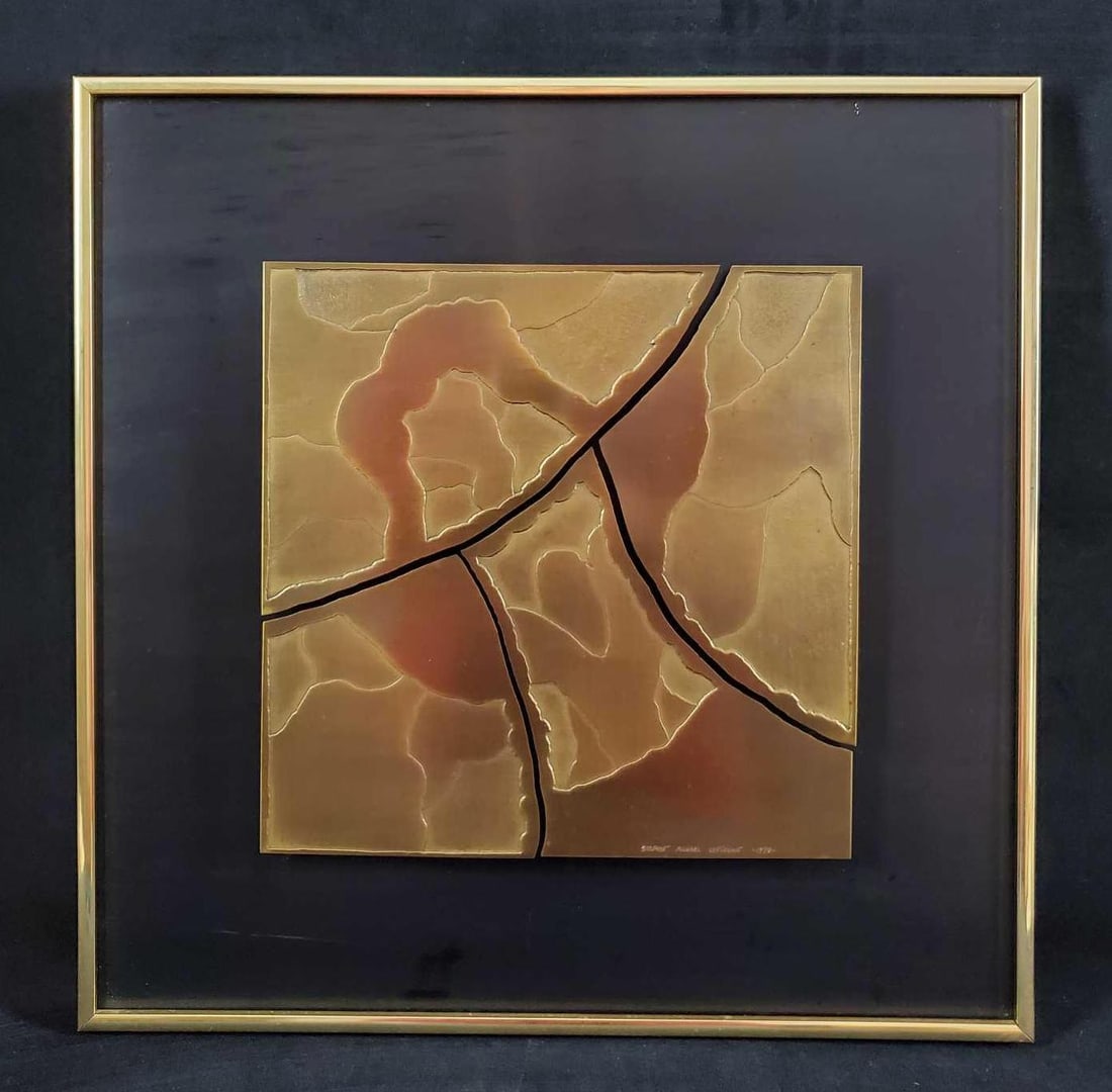 Original Stephen Michael Levinson Sculp Bronze Art: Sculpted bronze over black paint wall art by Stephen Michael Levinson, NY. Textured bronze fractured square. Square is approx 11" x 11". Frame is approx 18" x 18". Is signed 'Stephen Michael Levinson&