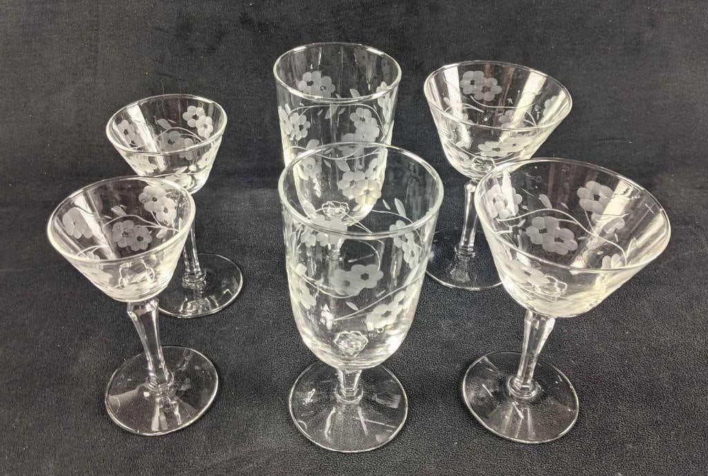 Six Glasses Three Pairs of Drinking Glasses