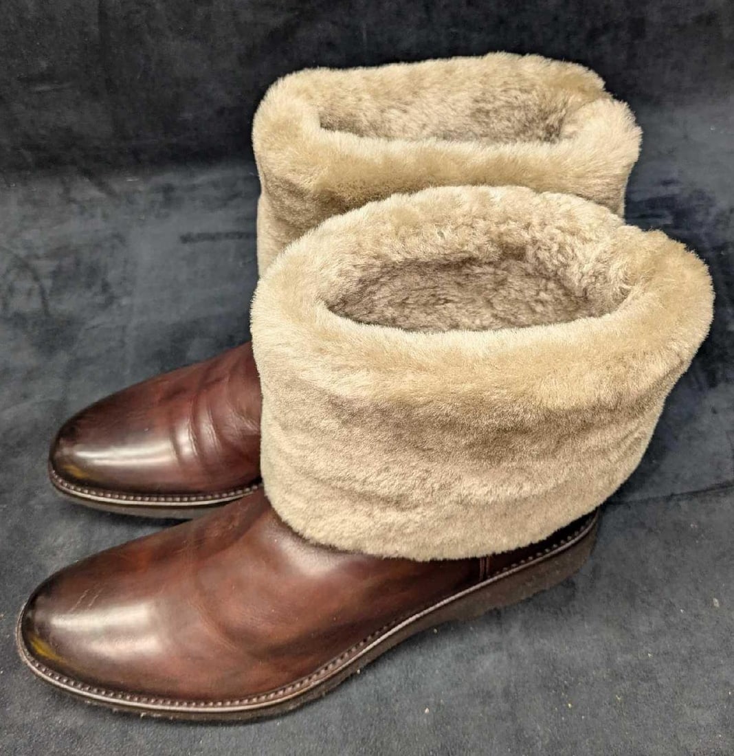 Men's Size 11 Santoni Shearling Fur Leather Boots: Men's Size 11 Santoni Shearling Fur Leather Boots. Made in Italy. It comes in the original box that is approx 15 3/4" x 12 7/8" x 6" and it weighs 5lbs. The box has some shelf wear and the boots 