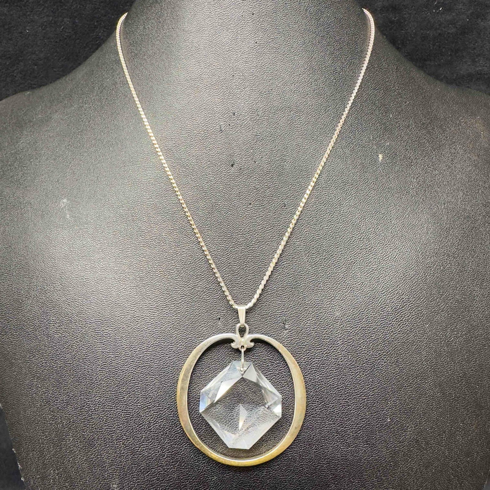Sterling Silver Faceted Glass Bead Pendant Necklace Y25: This item is in good pre-owned, previously used/displayed condition with noticeable light wear, and surface scratches. Please reference all photos for full details. This piece of jewelry has been
