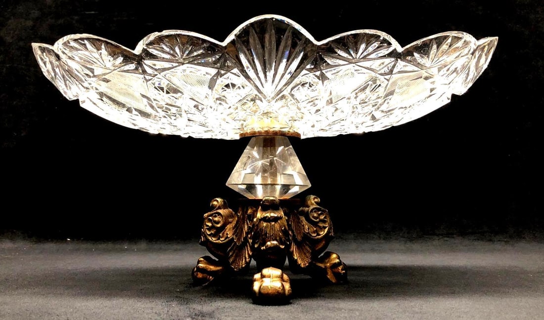 VTG Crystal Candy Dish w/ Brass Claw Foot Pedestal: Vintage Crystal Candy Dish with Brass Claw Foot Pedestal Base. Marked Cornell 1016. It measures approximately 13-1/4" x 6-1/4" x 7-1/4" and it weighs 4.0lbs. The Crystal Candy Dish is in used,