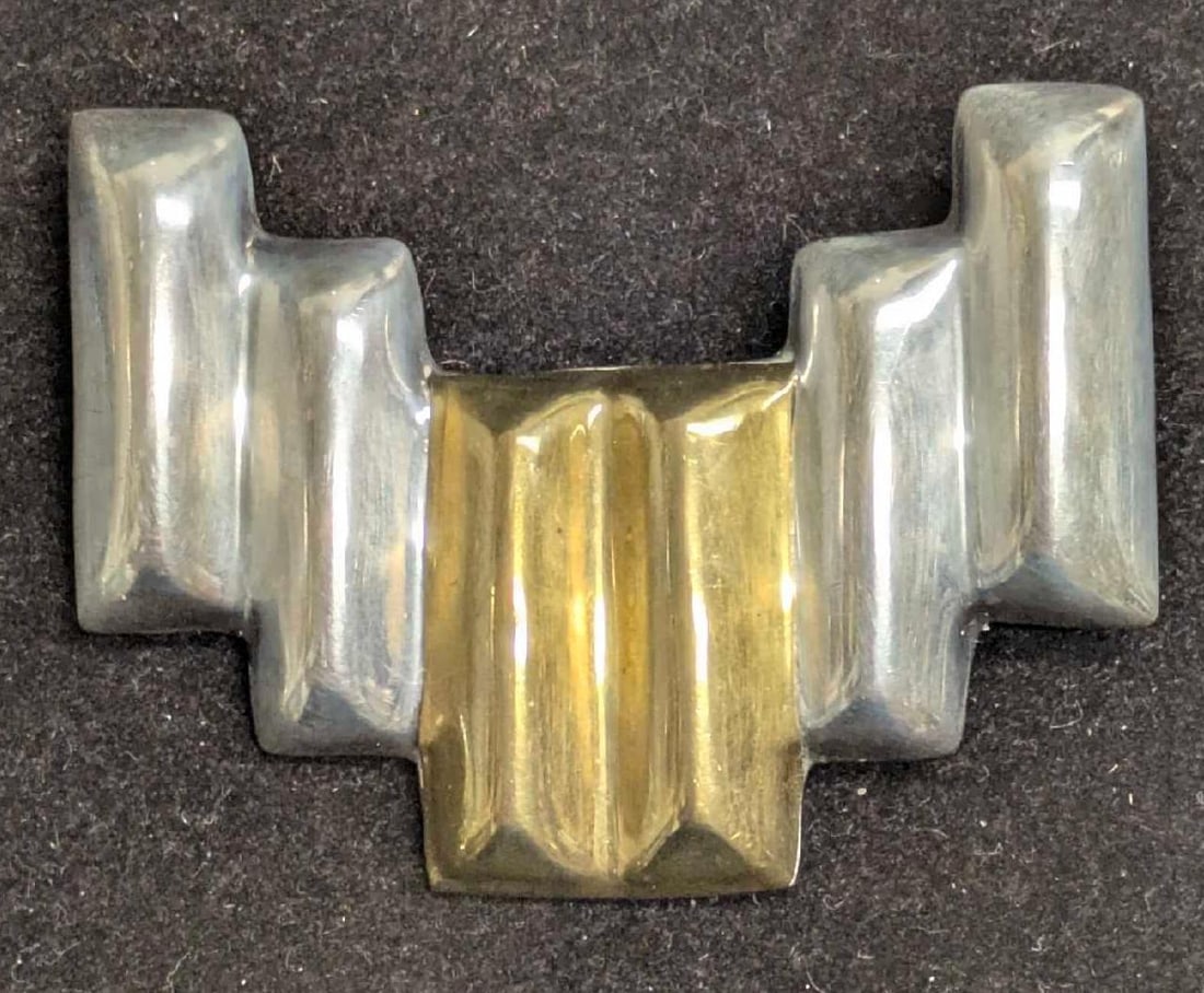 Vintage Modernist Sterling Silver Two Tone Brooch: Vintage Modernist Sterling Silver Two Tone Brooch. This piece of jewelry has been tested and researched prior to listing. Please view all our pictures they are part of our description. DETAILS: Metal