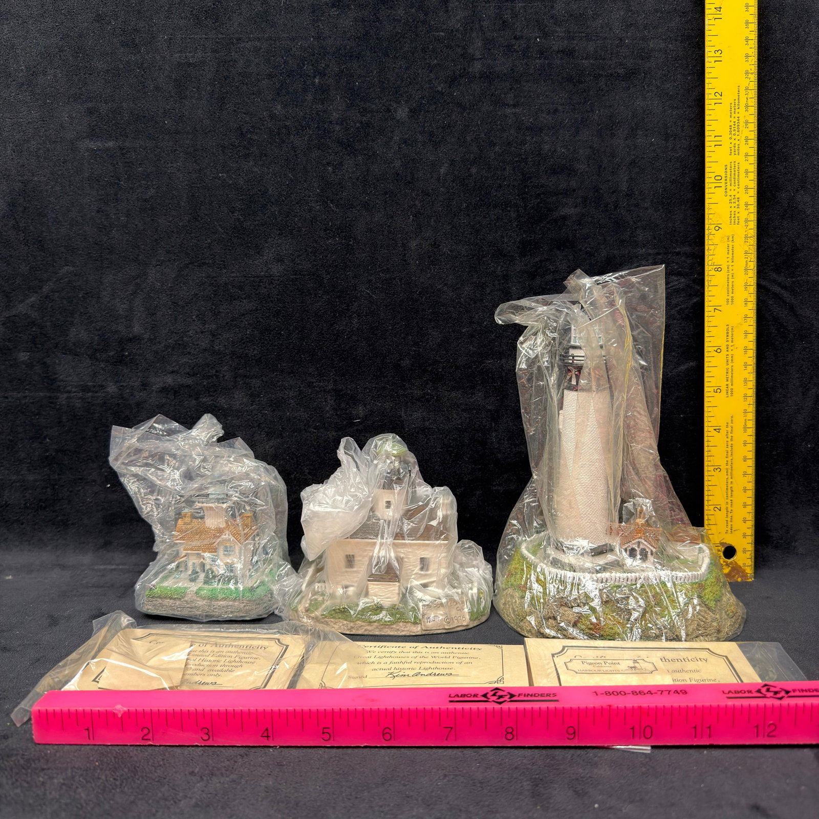 Three Harbour Lights California Lighthouse Figurines Pigeon Point (1 of 3)