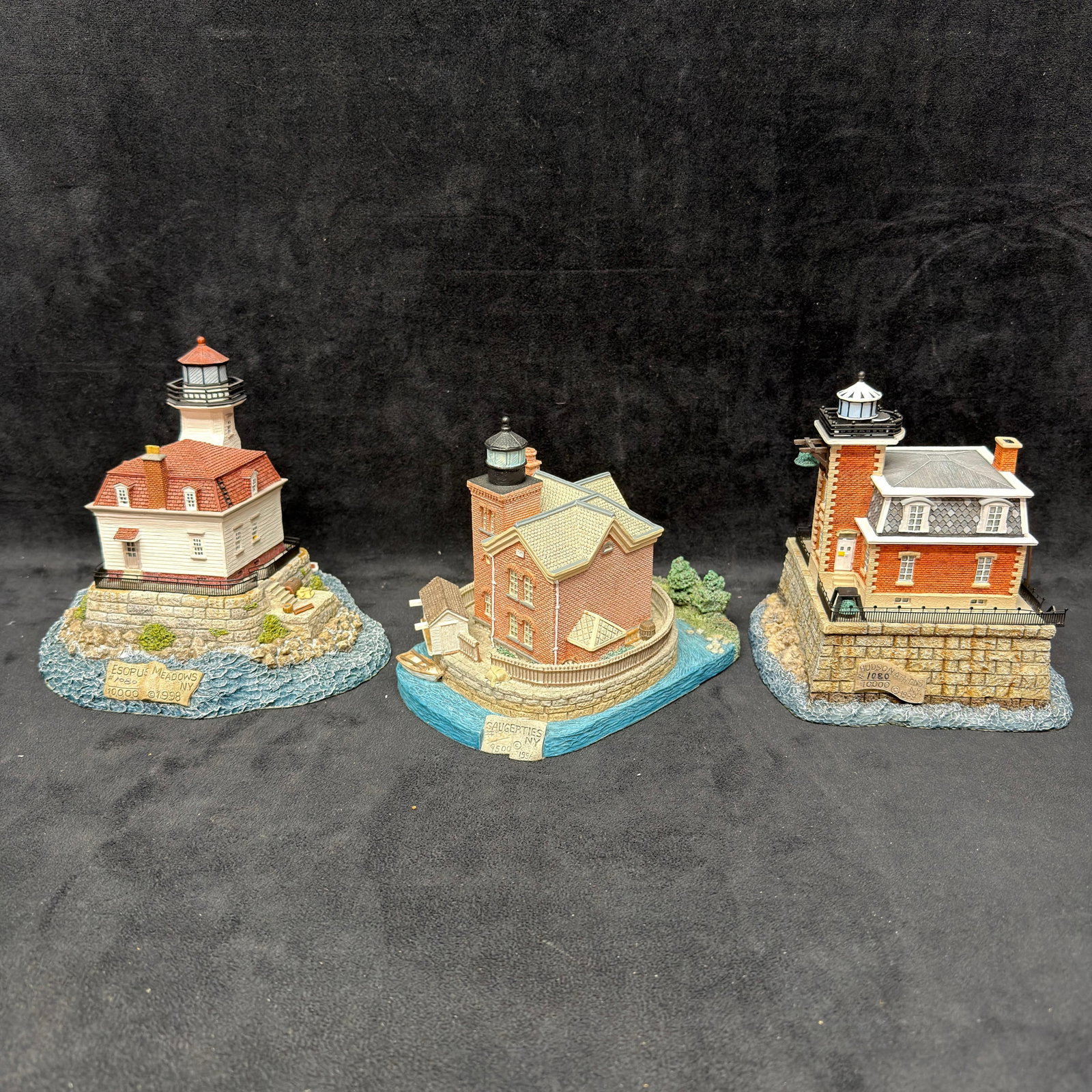 3 Harbour Lights New York Lighthouse Figurines Hudson-Athens (1 of 4)