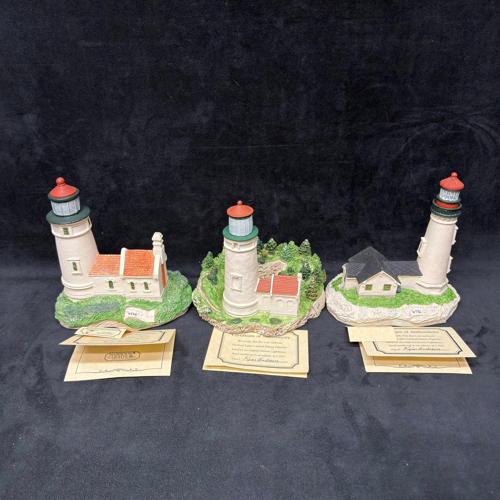 Harbour Lights Oregon Lighthouse Figurines Set of Three Umpqua River (1 of 3)
