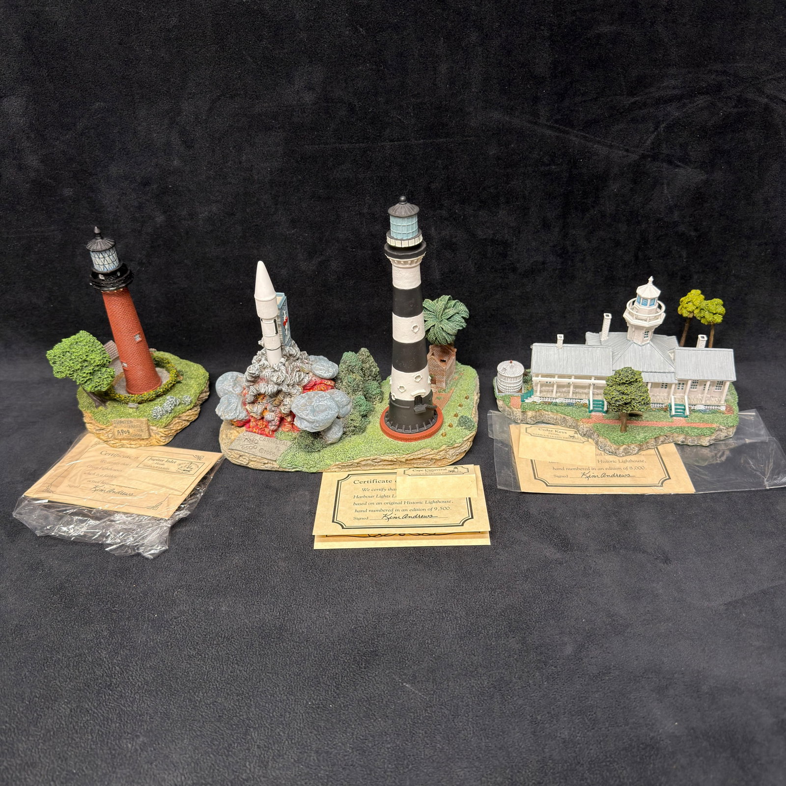 Harbour Lights Florida Lighthouse Landmark Figurines Cedar Keys (1 of 4)