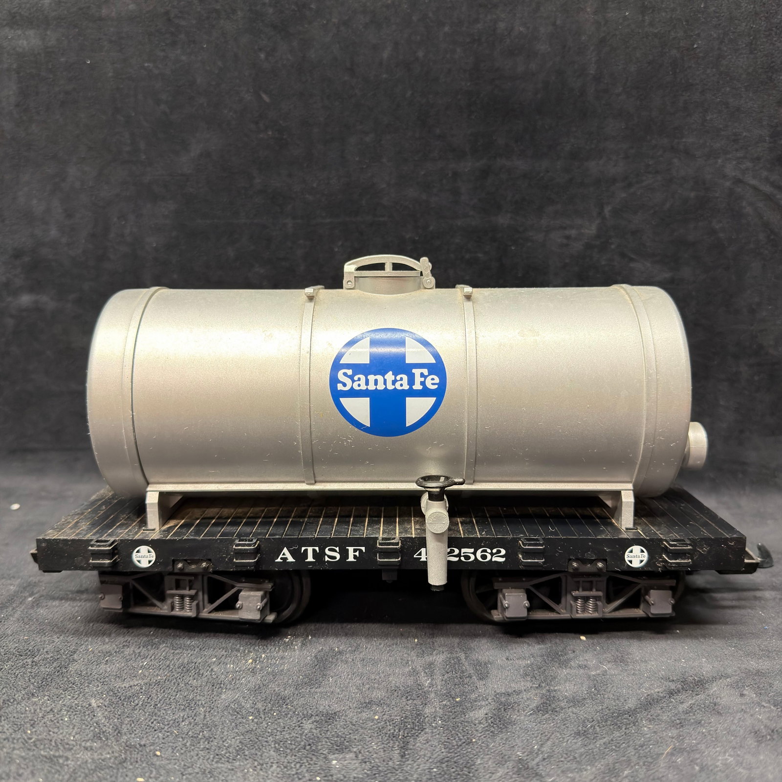 LGB Santa Fe ATSF 492562 G Scale Tank Car Silver Gray (1 of 5)