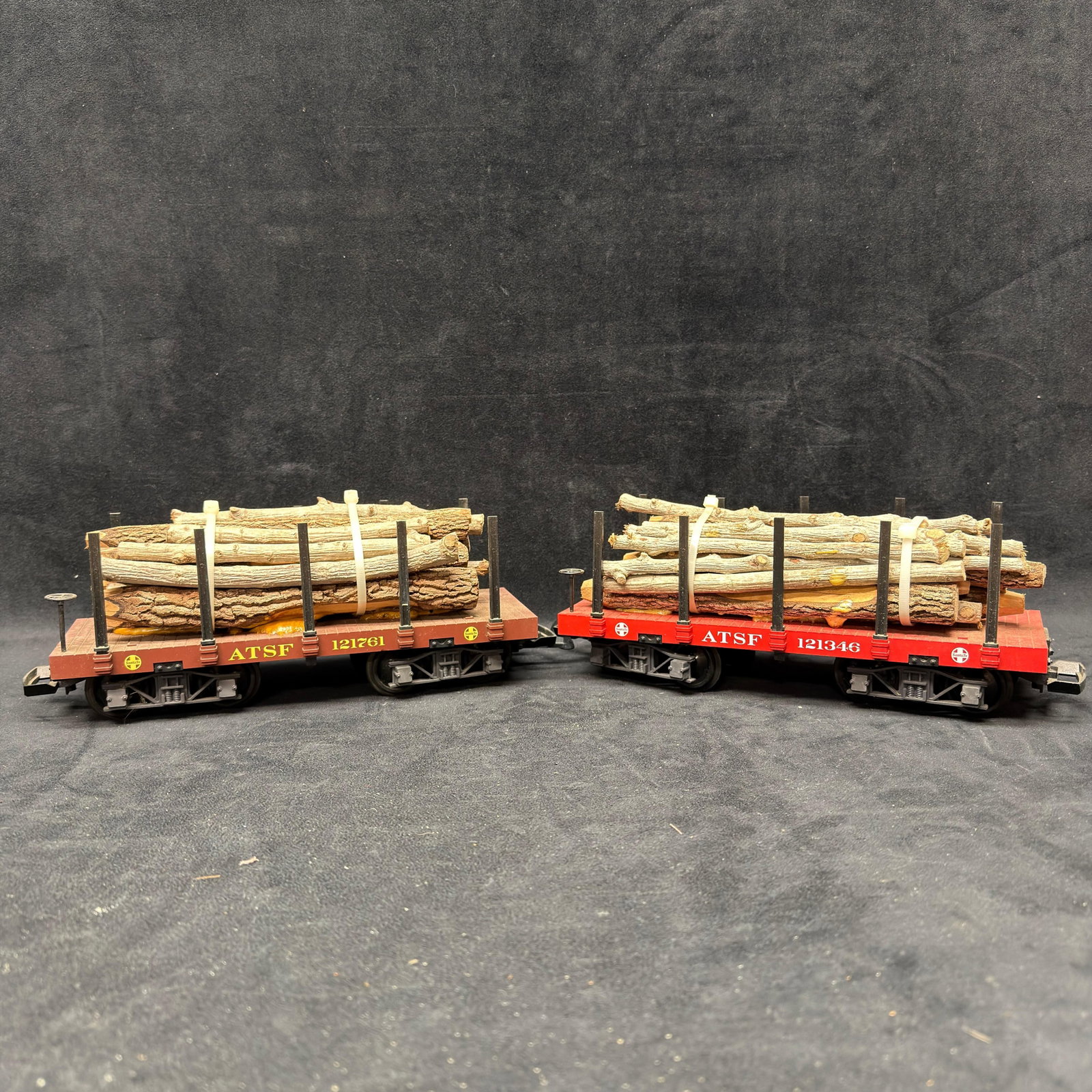 Pair of LGB Santa Fe ATSF G Scale Log Cars Sticks Wood (1 of 5)