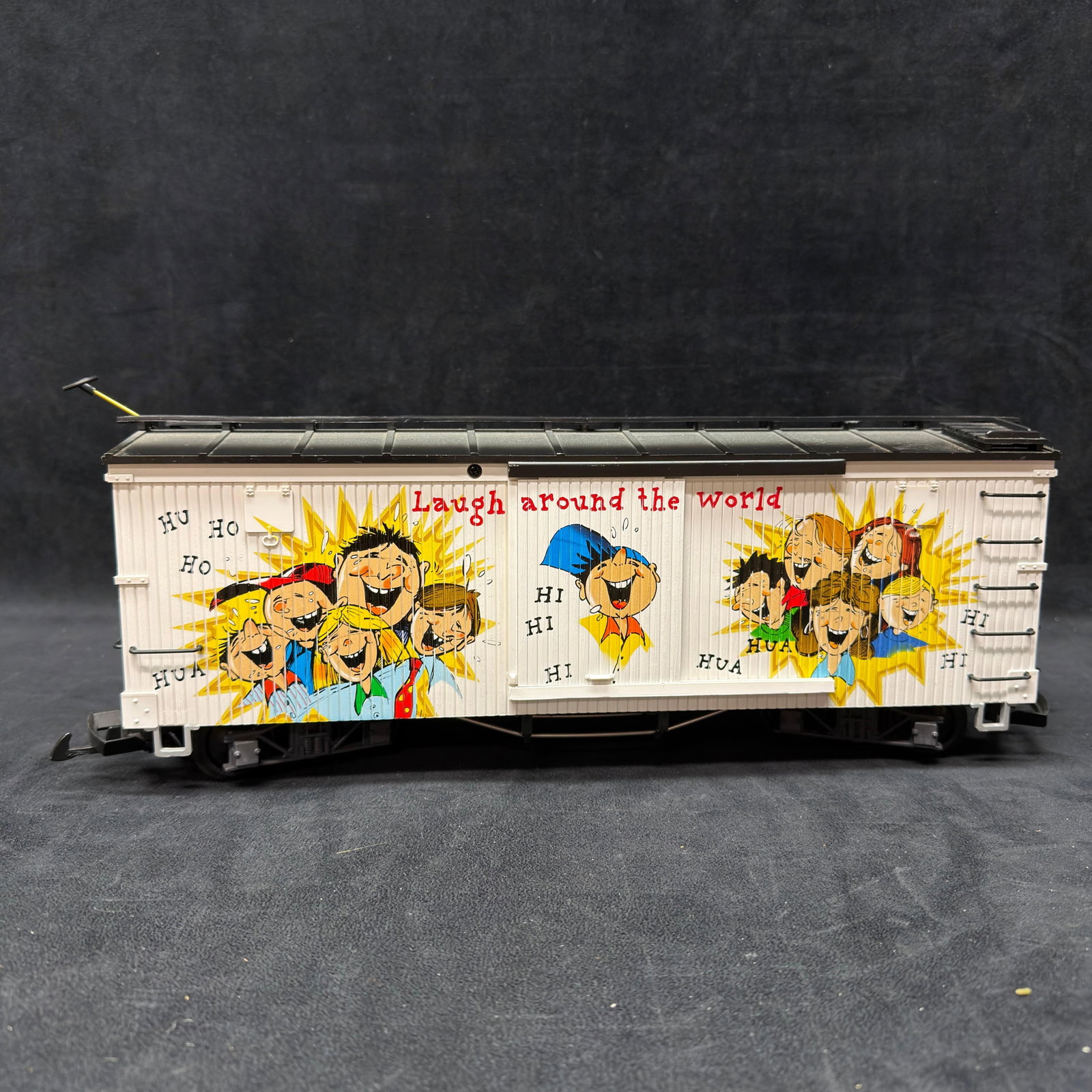 LGB Laugh Around the World Sound G Scale Boxcar White (1 of 7)