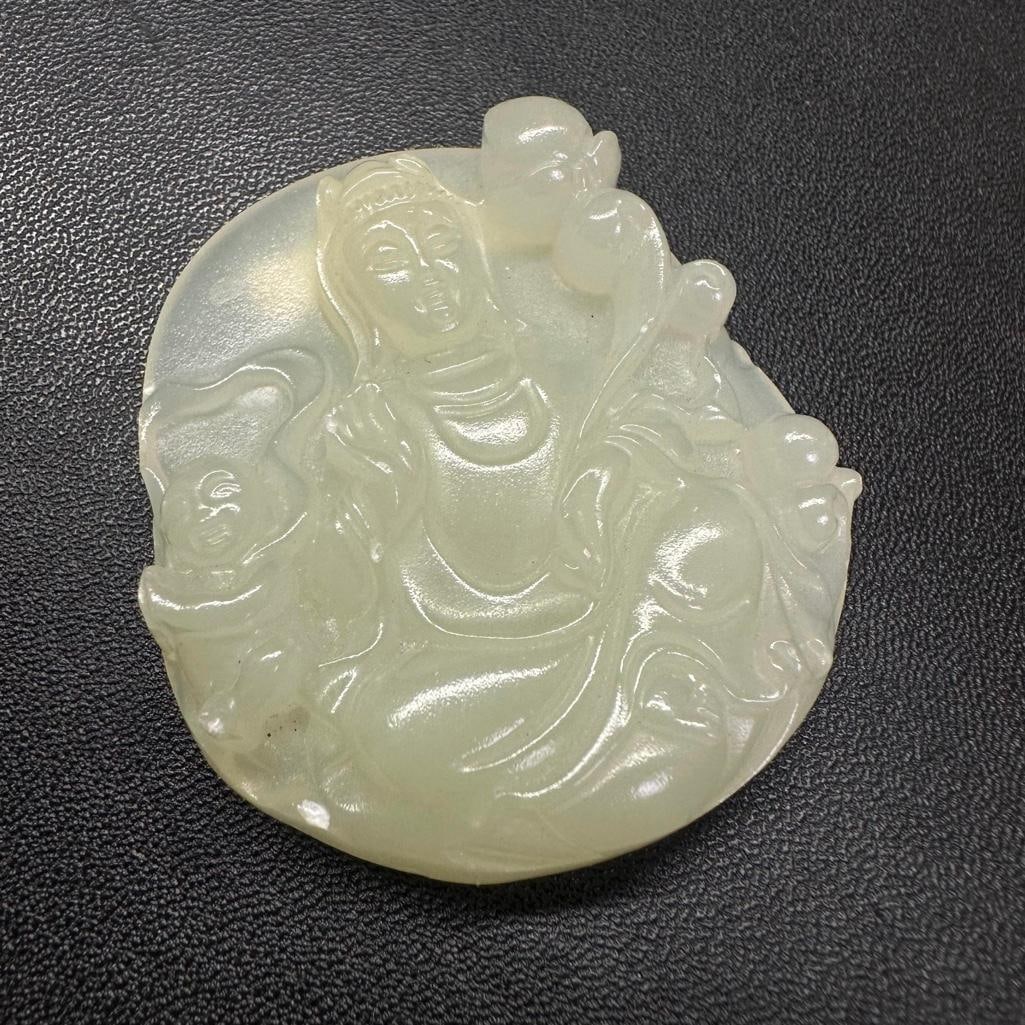 White "Mutton Fat" Jade Guanyin Pendant: This piece of jewelry has been tested and researched prior to listing. Please view all our pictures they are part of our description. DETAILS: Metal - none Color - Off-White Stones - Nephrite Jade,