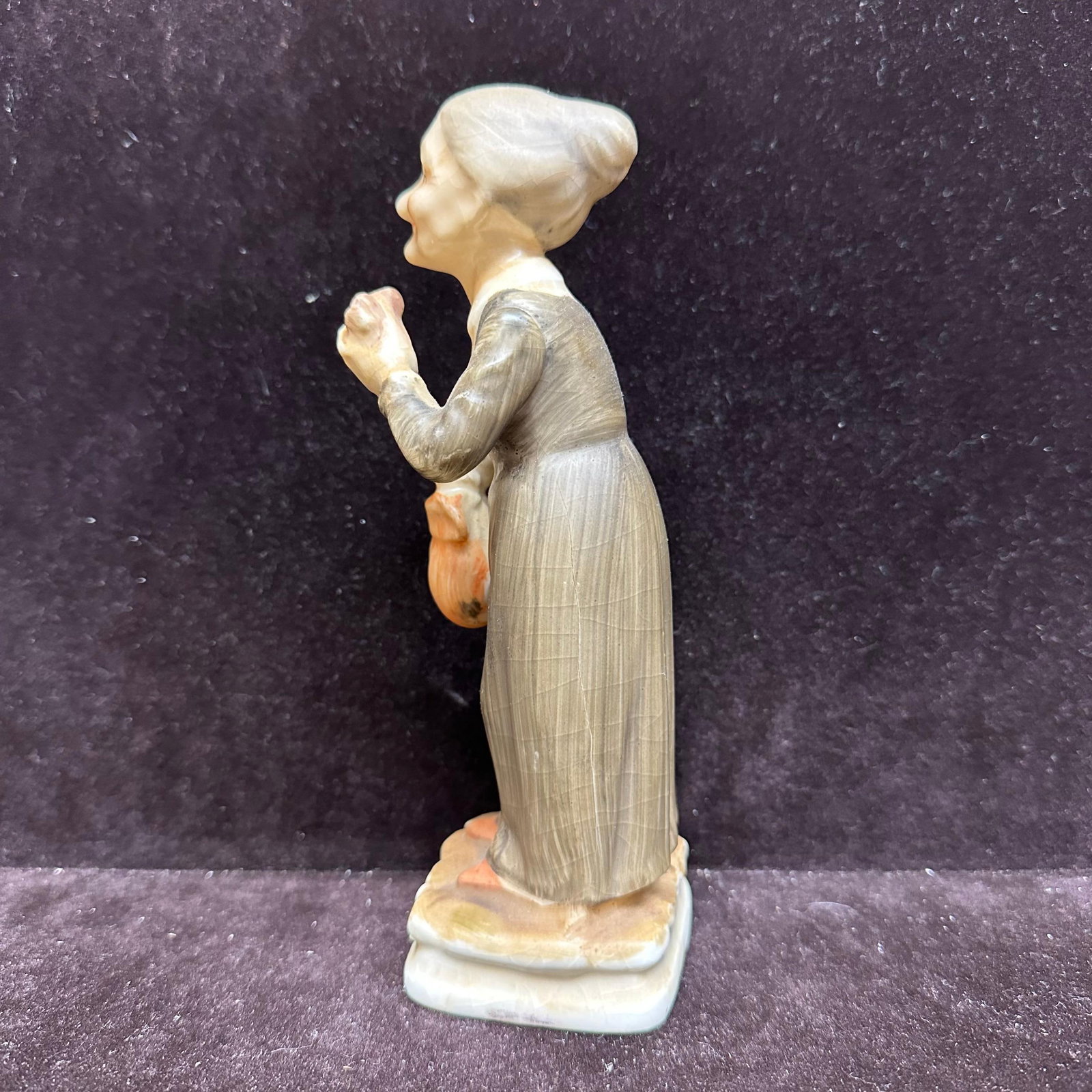 Vintage Ceramic Old Lady Figurine - 3