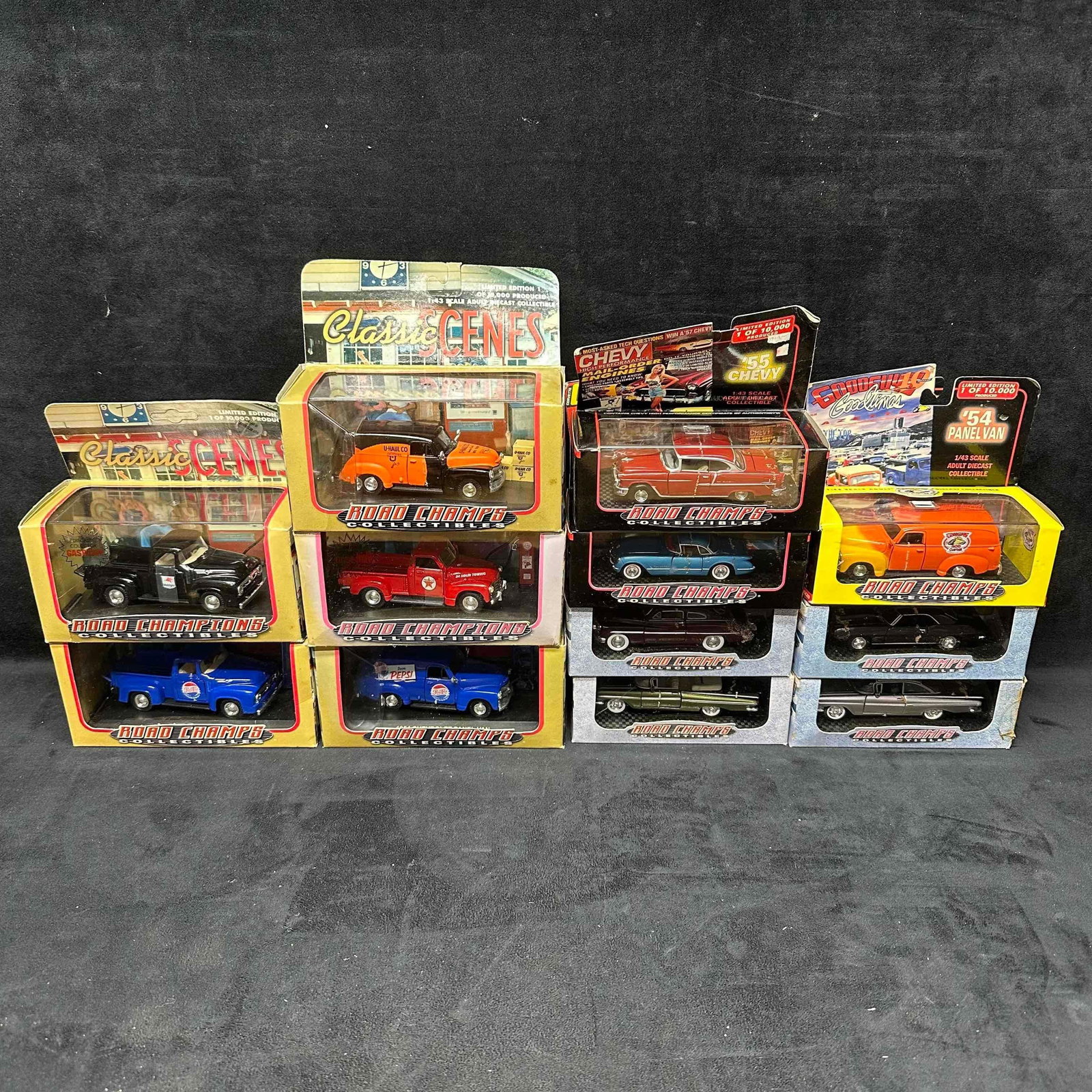 Road Champs Collectibles Die Cast 1:43 Scale Trucks and Cars Set 12 (1 of 7)