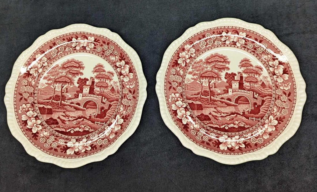 2 Vintage Fine China Spode Tower Dinner Plates: 2 Vintage Fine China Spode Tower Dinner Plates. Each retired plate is approx 10 1/2" x 10 1/2" x 1 1/4" and together they weigh 2.90 lbs. One of he plates has crazing on the front and back.