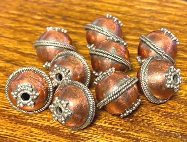 .925 Silver Findings - Copper Painted Round Beads: .925 Silver Findings - Copper Painted Round Beads DETAILS: Metal - .925 Sterling Silver Color - Silver Tested - Yes Size - 16 mm Weight - 1.3 oz Markings - none Maker - unknown Stones - none Style -