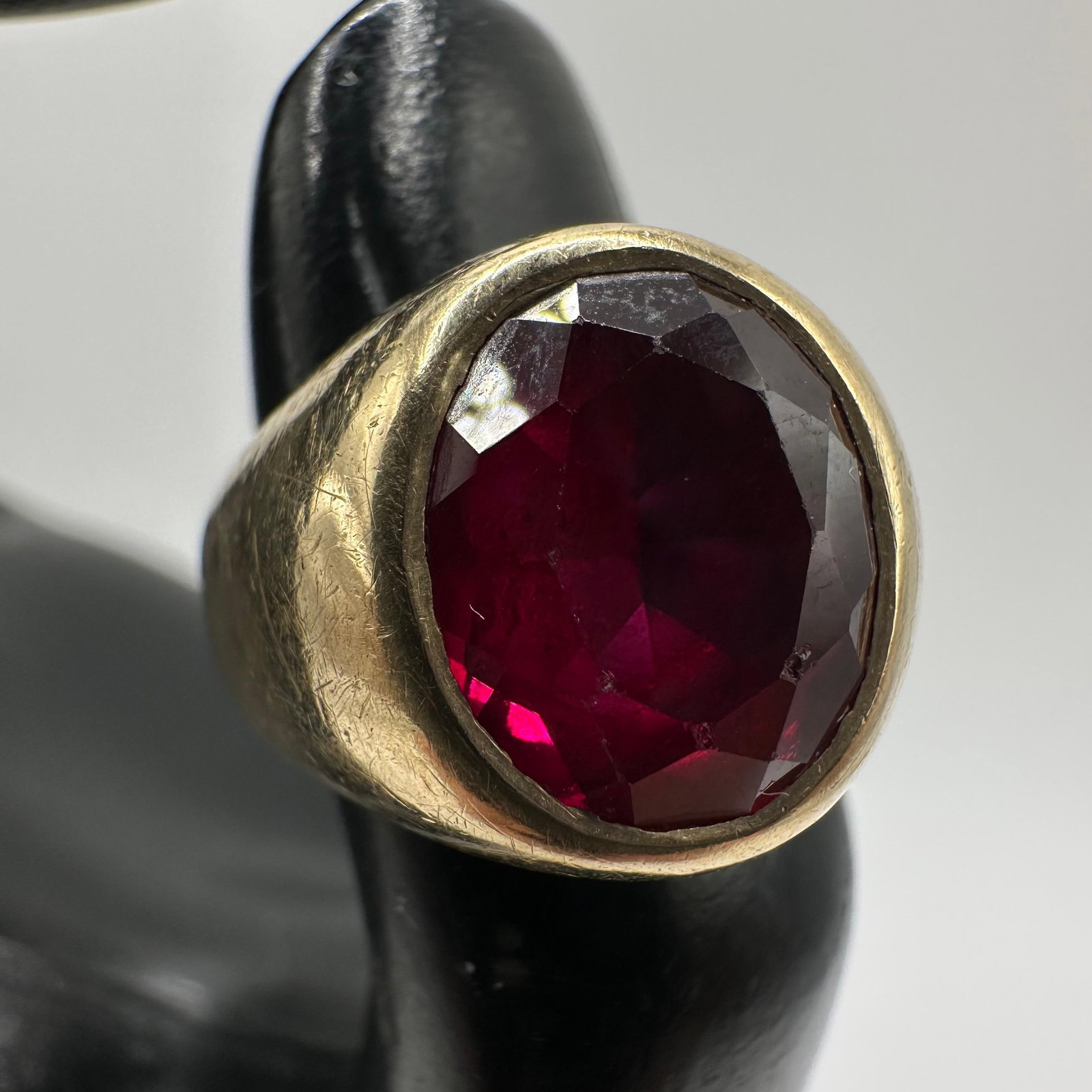 10K Yellow Gold Faceted Red Garnet Ring Trubrite: This item is in good pre-owned, previously used/displayed condition with noticeable light wear and surface scratches. Please reference all photos for full details. This piece of jewelry has been