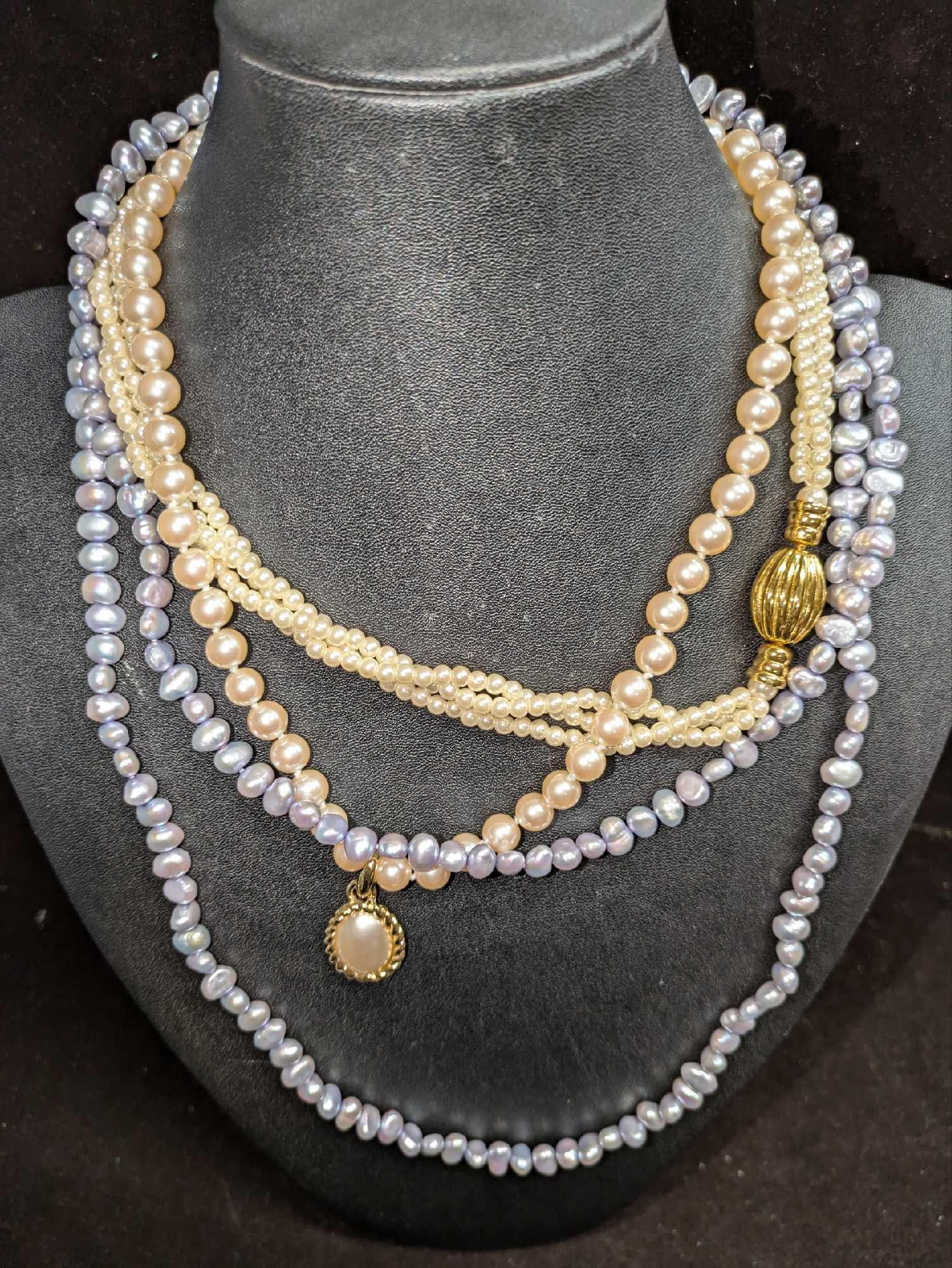 3 Vintage Gold Tone Faux Pearl Necklaces: 3 Vintage Gold Tone Faux Pearl Necklaces. This lot includes: (1) Long Faux Pearl Necklace. This is approx "48. (1) Faux Pearl Necklace With Faux Pearl Pendant. This is approx 21". (1) 3