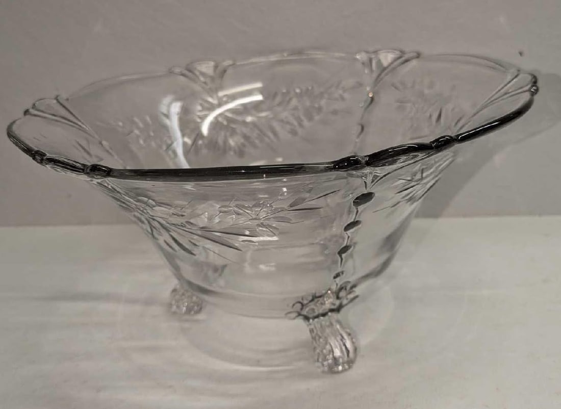 Vintage Etched Glass Footed Bowl: Vintage Etched Glass Footed Bowl. This is approx 10" x 10" x 5" and it weighs 2.30lbs. The bowl has some light scratches. 