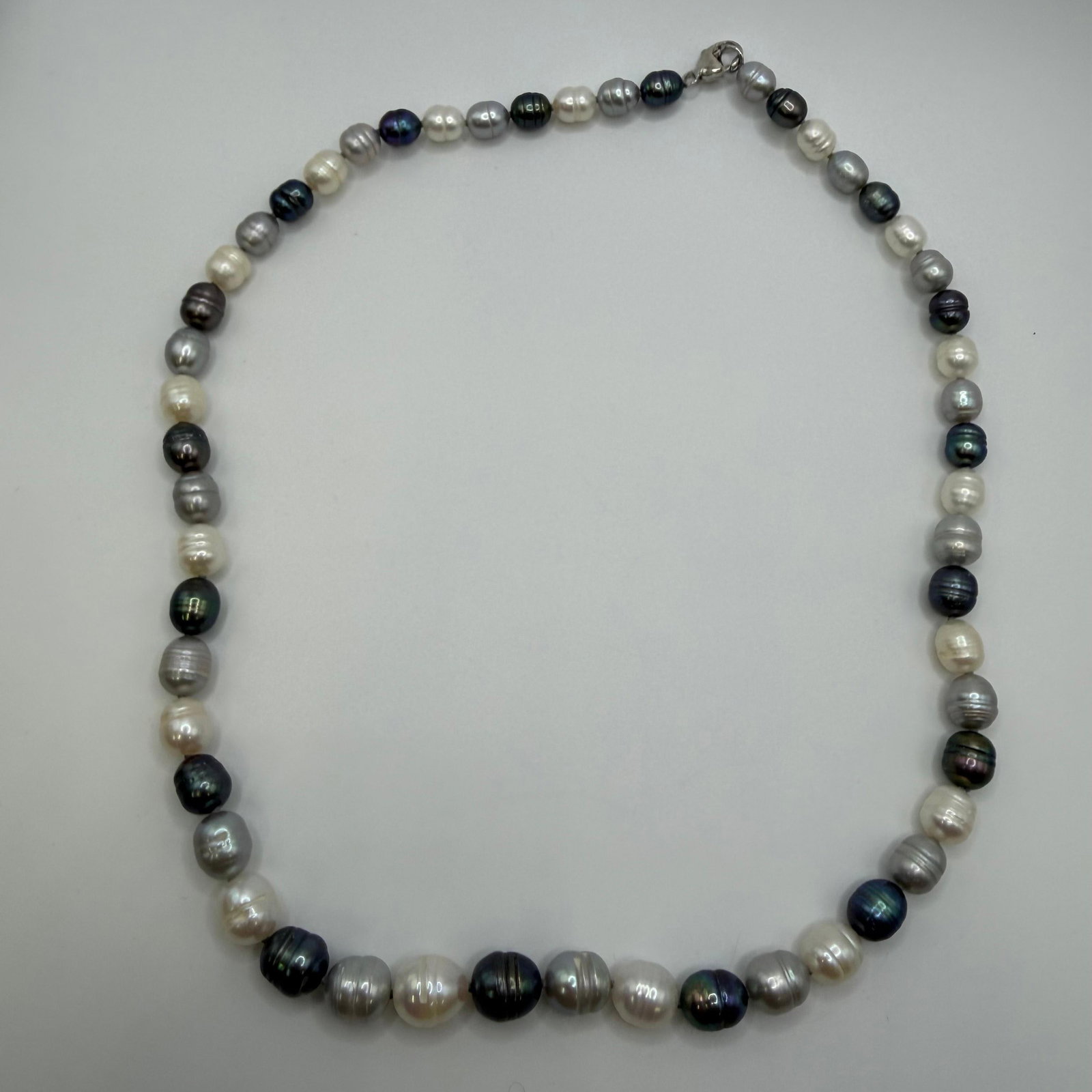 Honora Collection Gray White and Black Cultured Freshwater Pearl Necklace HH86 Sterling: This item is in good pre-owned, previously used/displayed condition with noticeable light wear and surface scratches. Please reference all photos for full details. This piece of jewelry has been caref