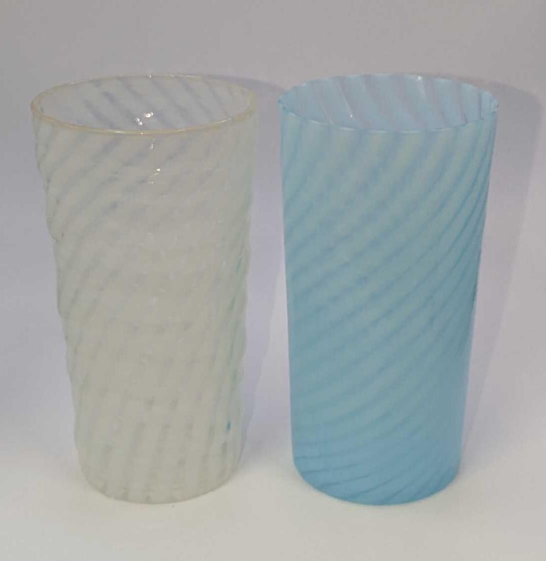 2 Vintage Blue and White Swirl Highball Glasses (1 of 9)