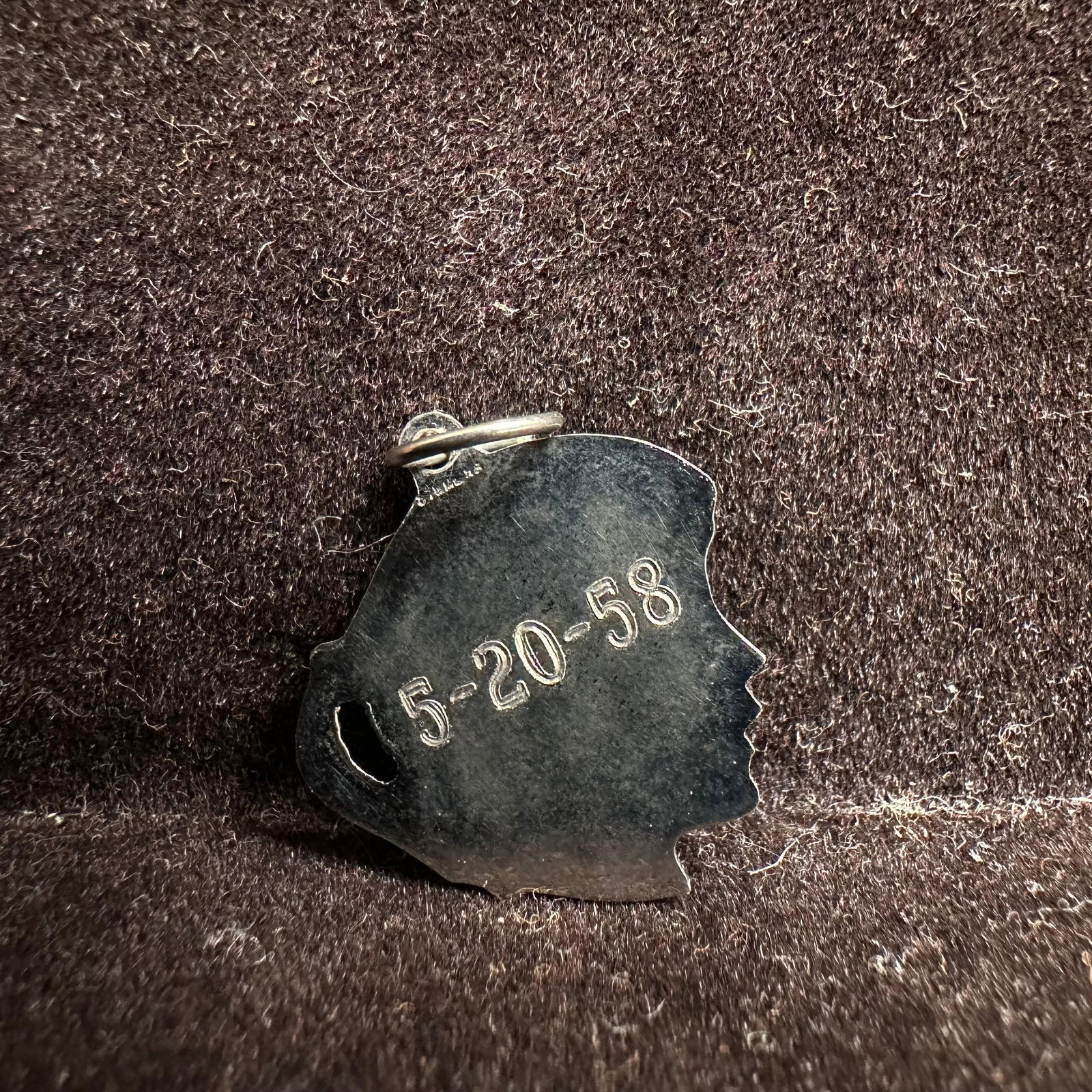 Sterling Silver Roberta Dated Pendant Q56: This item is in good pre-owned, previously used/displayed condition with noticeable light wear and surface scratches. Please reference all photos for full details. This piece of jewelry has been teste