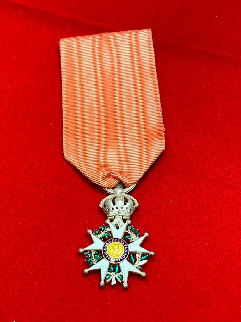 Mini Second Empire French Legion D'Honneur Medal: Mini Second Empire French Legion D'Honneur Medal This fine medal has been tested and researched to the best of our abilities, and is authentic to the best of our knowledge. Please see photos, as