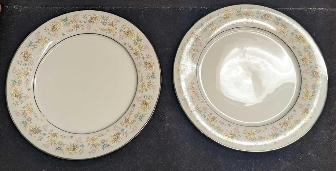 2 Retired Noritake Blossom Time Dinner Plates D: 2 Retired Noritake Blossom Time Dinner Plates D. Each plate is approx 10 3/8" x 10 3/8" x 7/8" and the total weight is 2.67 lbs. The bowls have no chips or cracks. The "Blossom Time" design was