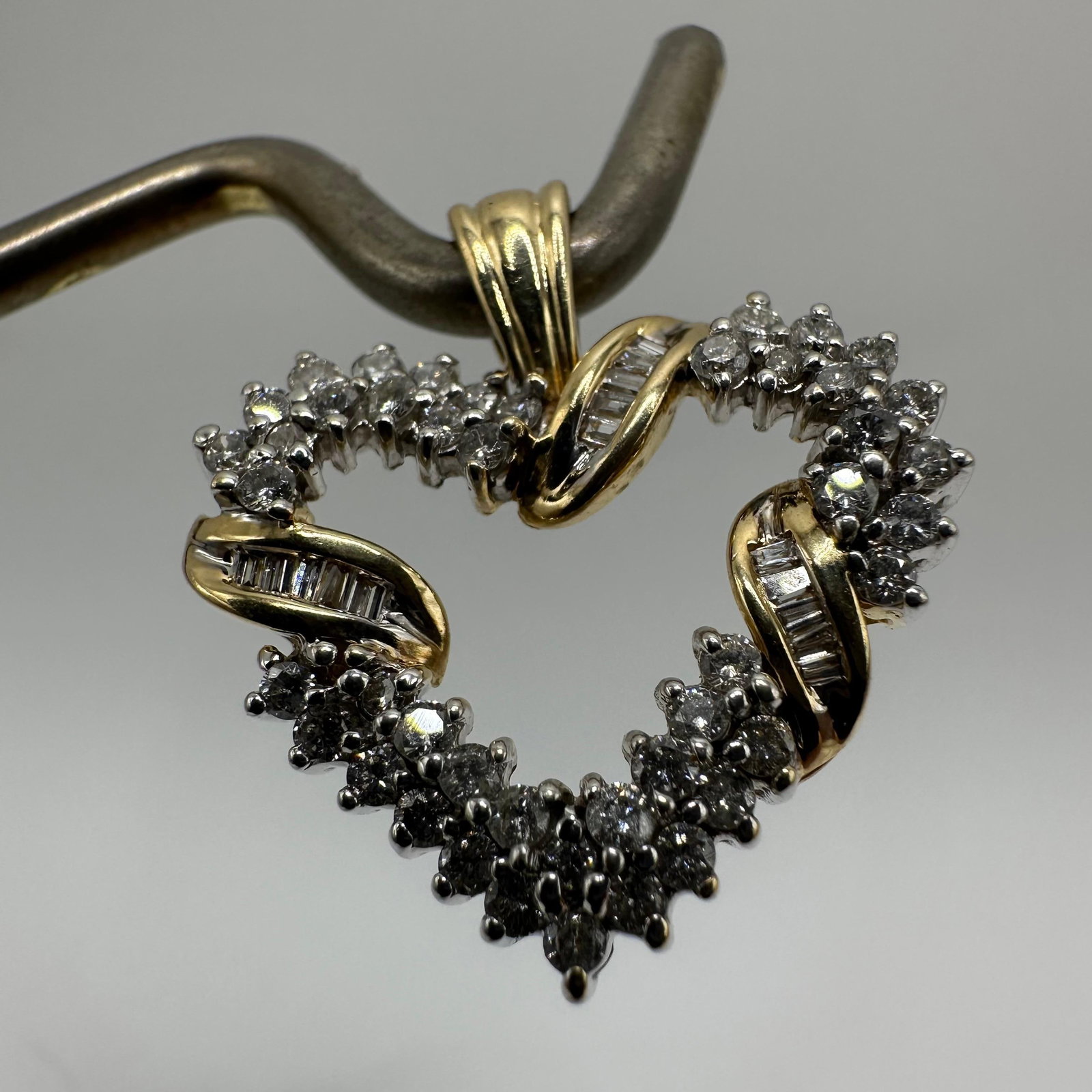 14K Gold Diamond Encrusted Wrapped Heart Pendant W85 (1 of 7)