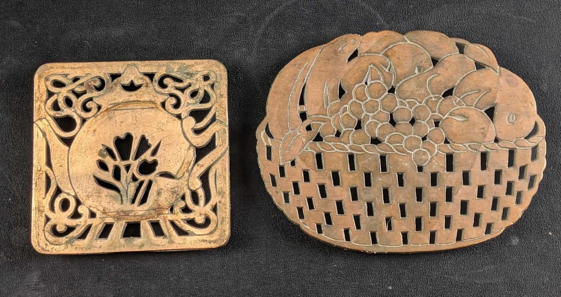Hot Plate/Pot Rest With Feet (1 of 7)
