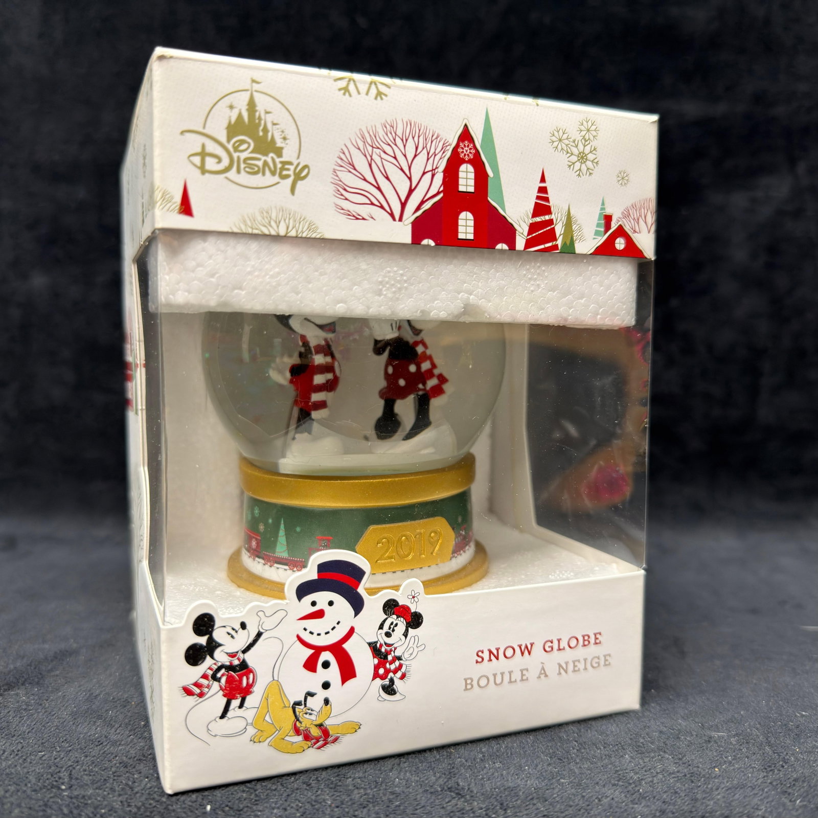 Disney 2019 Snow Globe Christmas Theme: New in original box. This item is in like-new, previously stored condition with wear and surface markings. Please refer to all photos for full condition details. Measurements: 4 1/2" x 5 3/4".