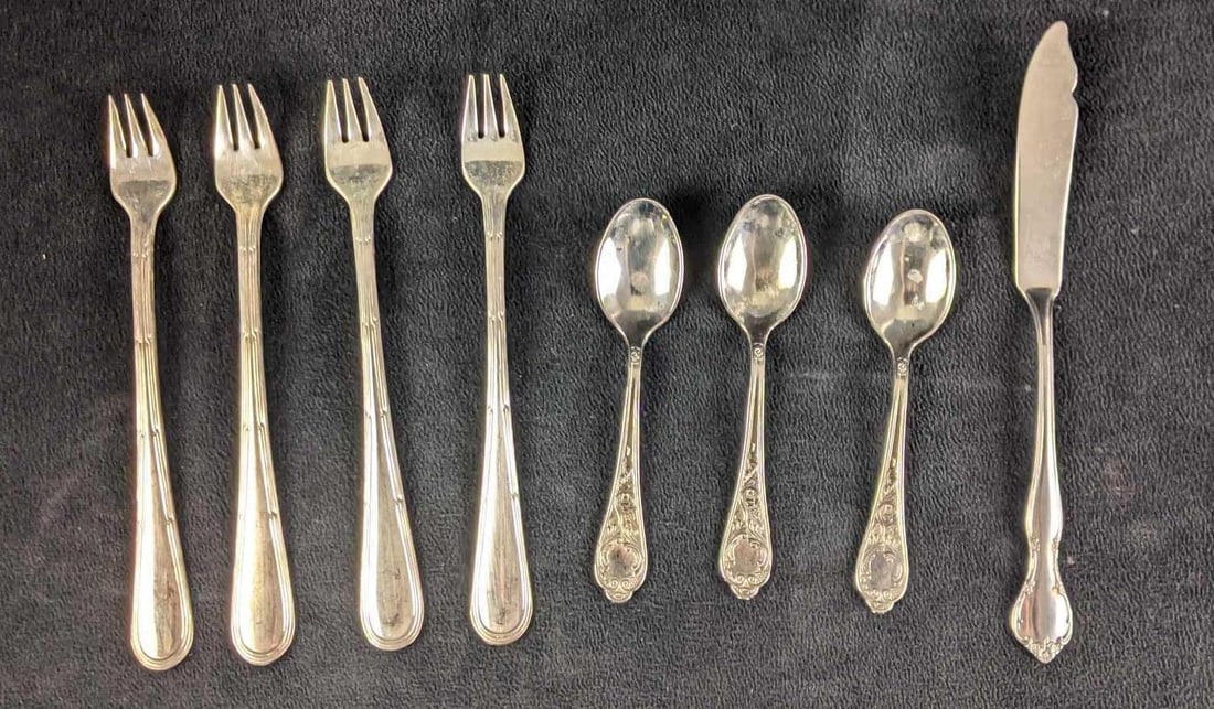 Silver Plated Cocktail Forks and Spoons: Silver Plated Cocktail Forks and Spoons Four Forks- Oneida ltd Silversmiths Three Spoons-Unbranded One Butter Knife- American Silver In good used condition These are great for your s