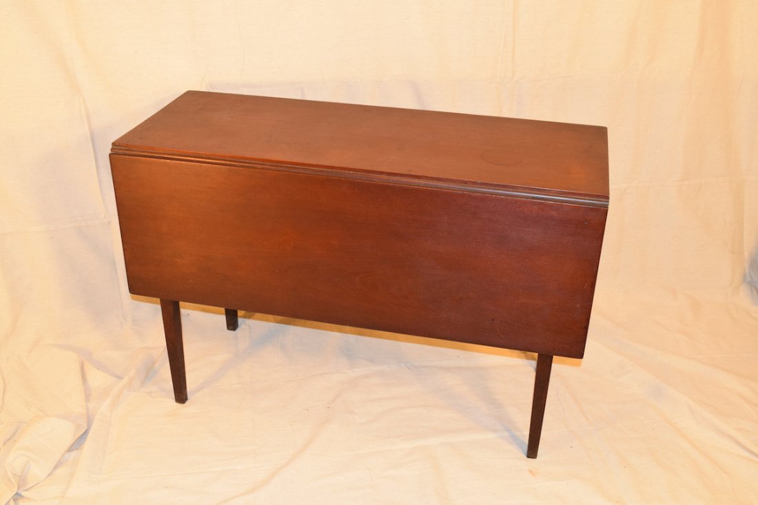 Hepplewhite Dining Table (1 of 2)