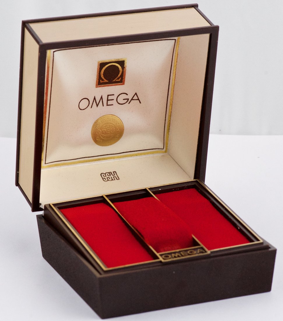 Vintage 1970s Omega Speedmaster Presentaion Box (1 of 2)