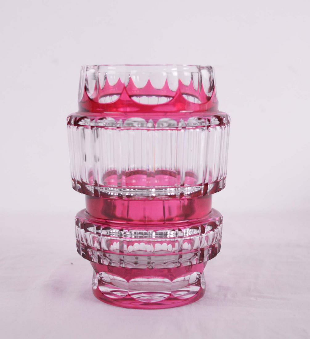 Vase en cristal taillé rouge rubis - c.1960 (1 of 2)