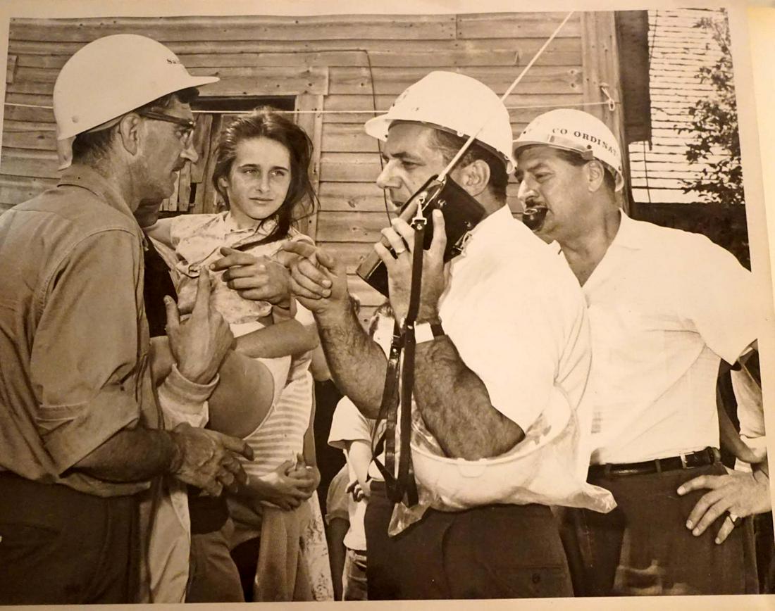 Lot of 50 Quebec 1960-70's photographs, disasters -: Lot of 50 Quebec 1960-70's photographs, disasters (1960-70) Description: Lot of 50 Quebec 1960-70's photographs, disasters Lot of 50 black and white 1960-70's Quebec photographs: fires, accidents and 