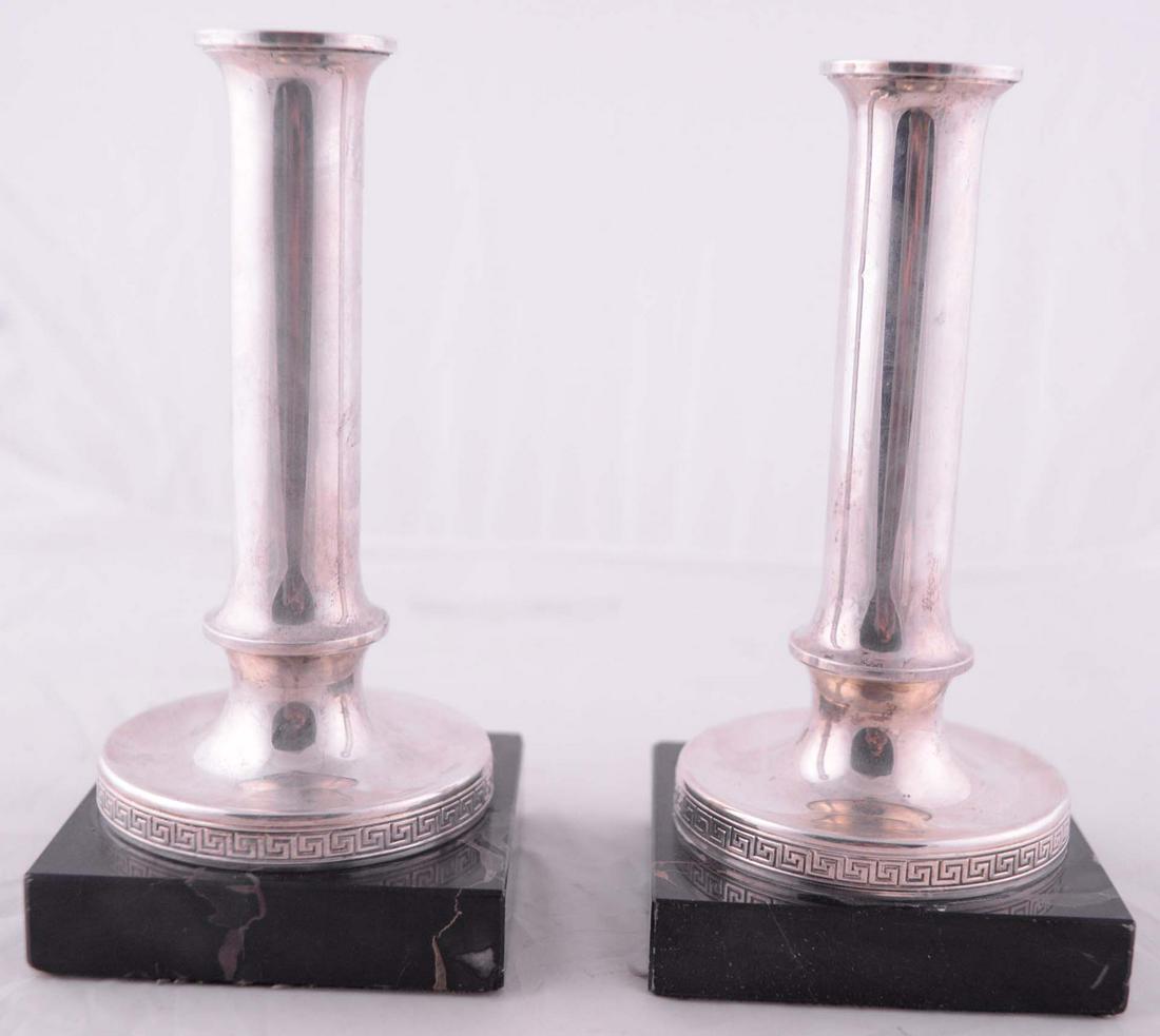 Gorham - Pair of sterling silver candlesticks: Gorham (1850-) Pair of sterling silver candlesticks Description: Pair of sterling silver candlesticks Pair of sterling silver candlesticks on black granite base, hallmark underneath Dimension (PO): 8"
