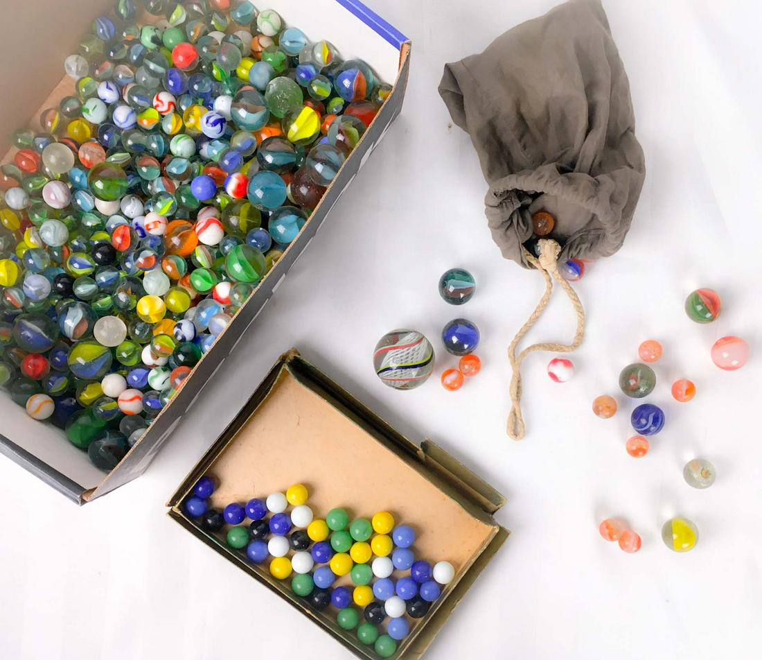 Vintage glass marble lot (1 of 2)