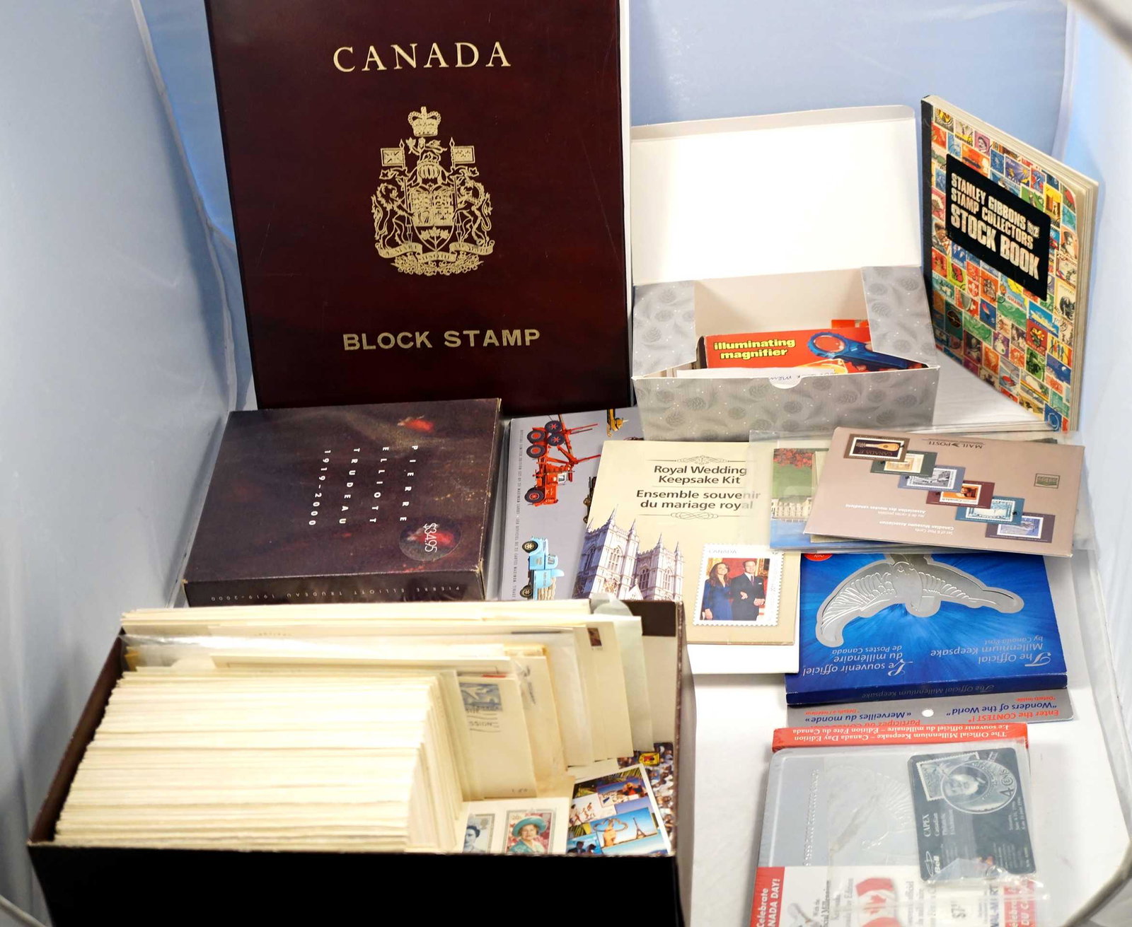 CANADA 1955-2000 ACCUMULATION, FDC & SOUVENIR SETS. (1 of 5)
