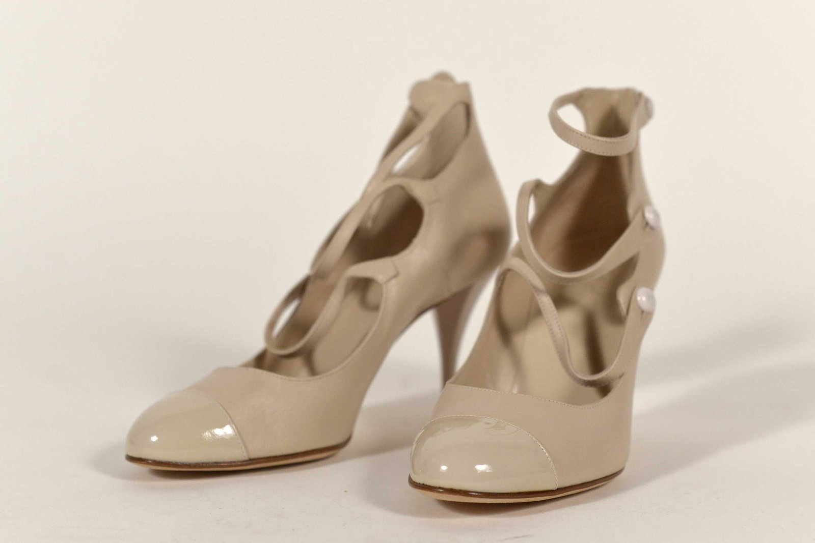 Chanel - Beige pumps (1 of 7)