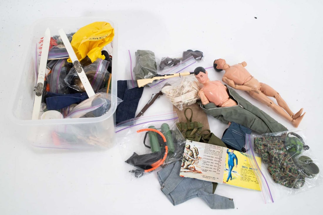 Hasbro - Vintage GI Joe Collection - 1960's: Hasbro Vintage GI Joe Collection (1960's) Description: Includes 2 figurines with painted heads marked on the buttocks GI Joe Copyright, 1964 by Hasbro, Patent Pending, Made in U.S.A. or Canada, includ